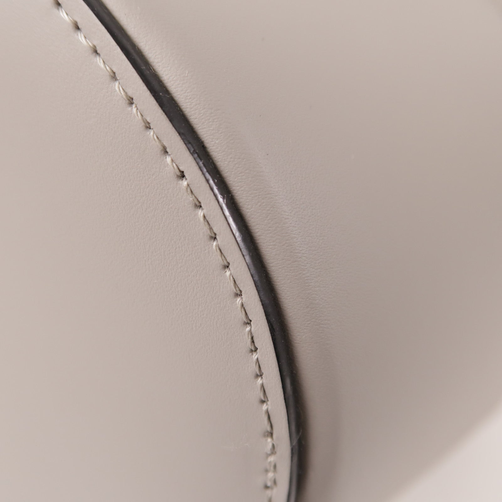 LOEWE 牛皮皮革Balloon Medium手挽肩背兩用袋