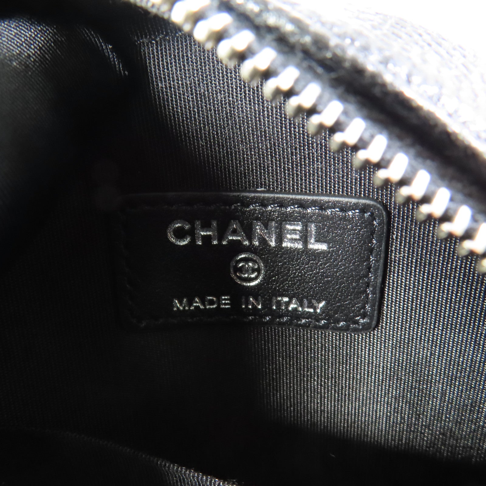 CHANEL 牛皮皮革Chain Shoulder銀扣肩背袋