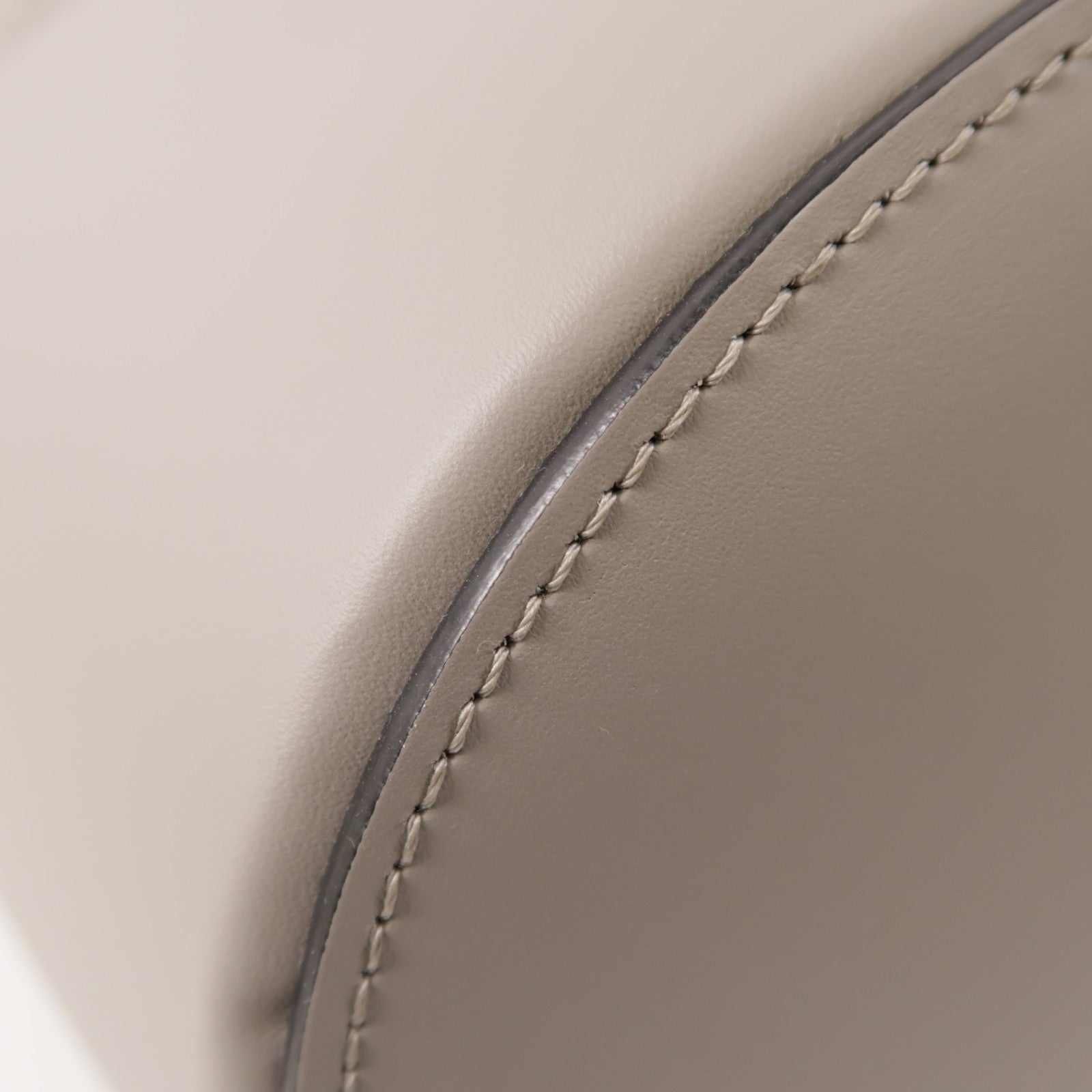LOEWE 牛皮皮革Balloon Medium手挽肩背兩用袋