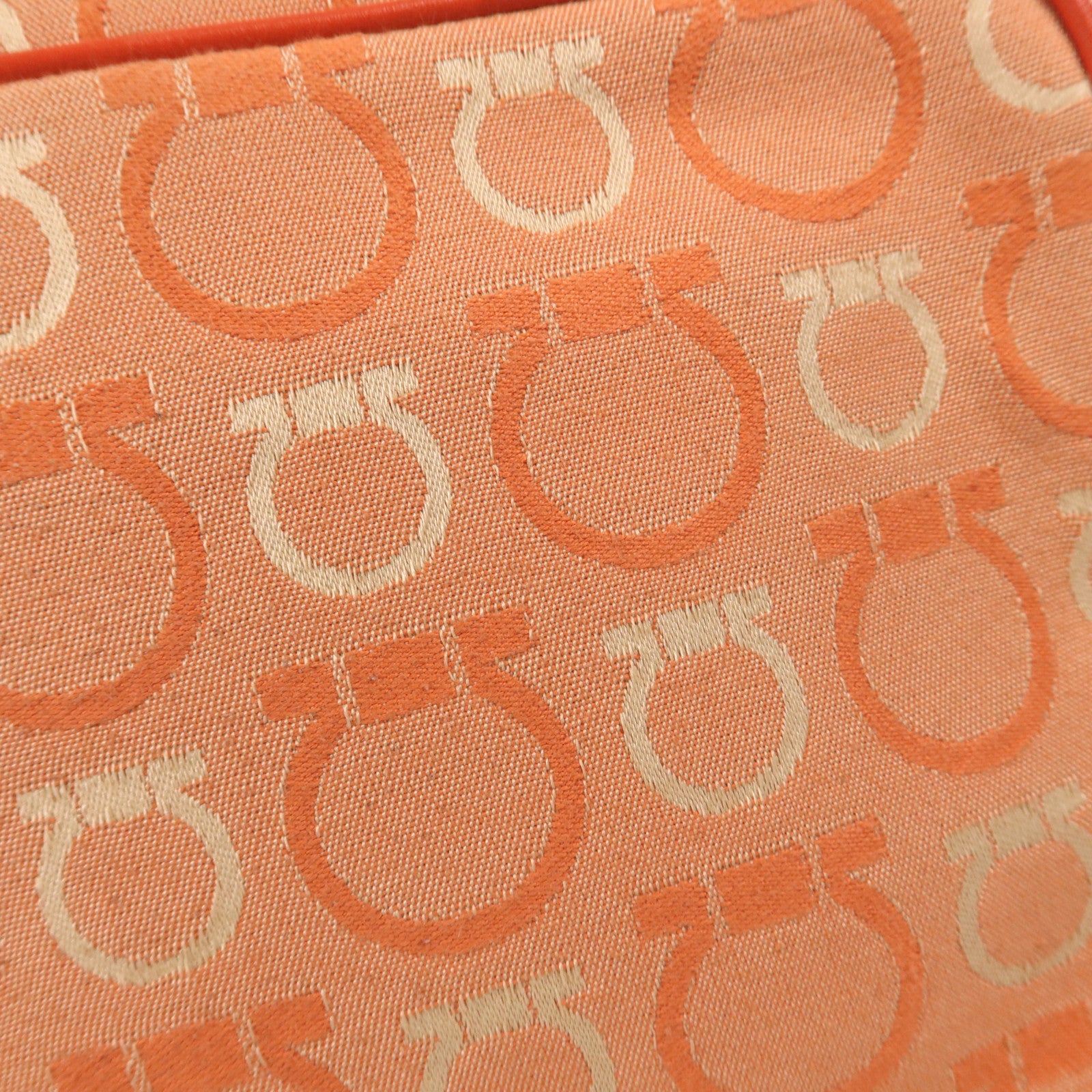 Salvatore Ferragamo 帆布Shoulder Bag金扣肩背袋