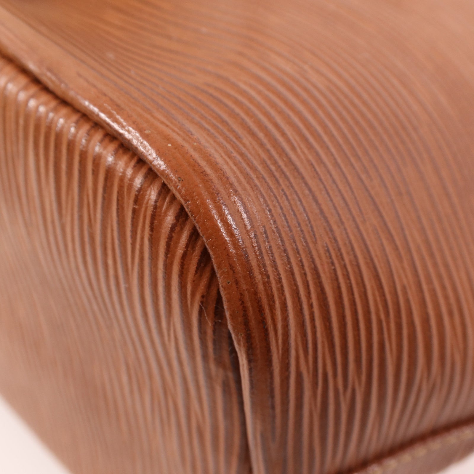 FENDI 牛皮皮革Backpack金扣背包