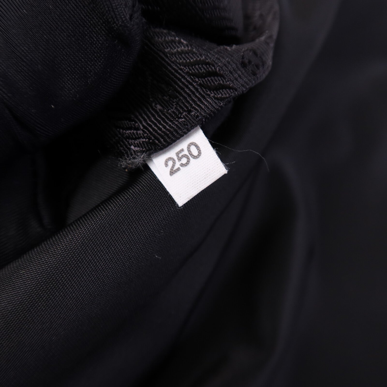 PRADA 尼龍Messenger Bag銀扣肩背袋
