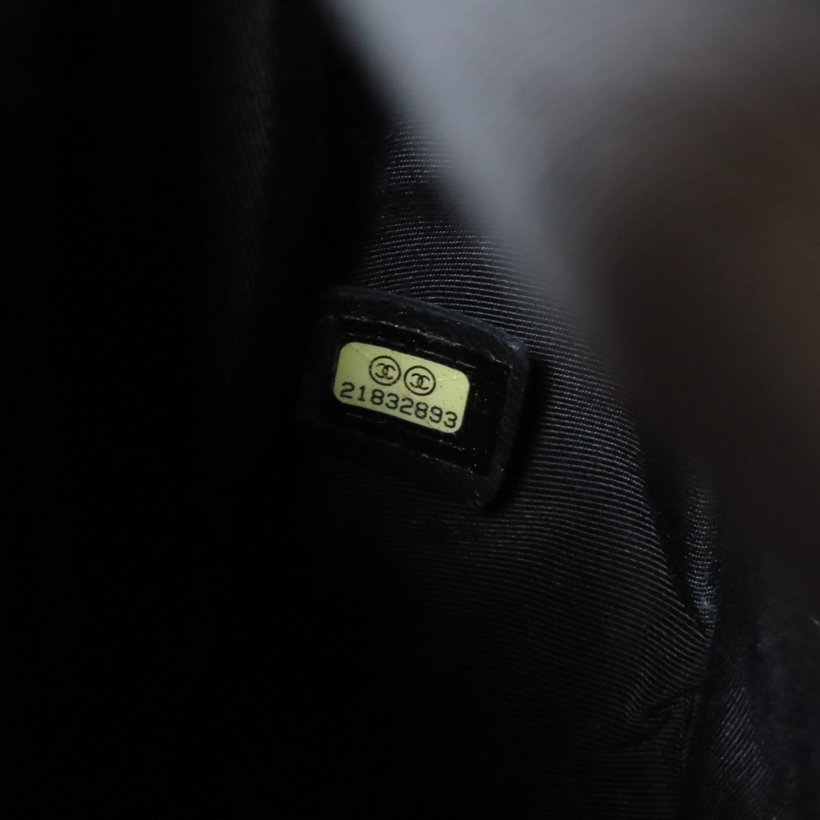 CHANEL 菱格羊皮皮革Matelasse Backpack金扣鏈帶背包黑色