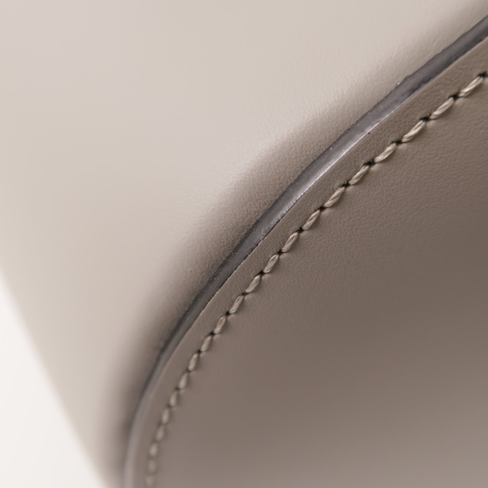 LOEWE 牛皮皮革Balloon Medium手挽肩背兩用袋