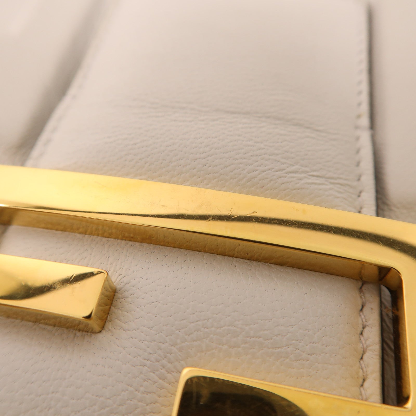 FENDI 牛皮皮革Baguette Bag金扣手挽肩背兩用袋白色