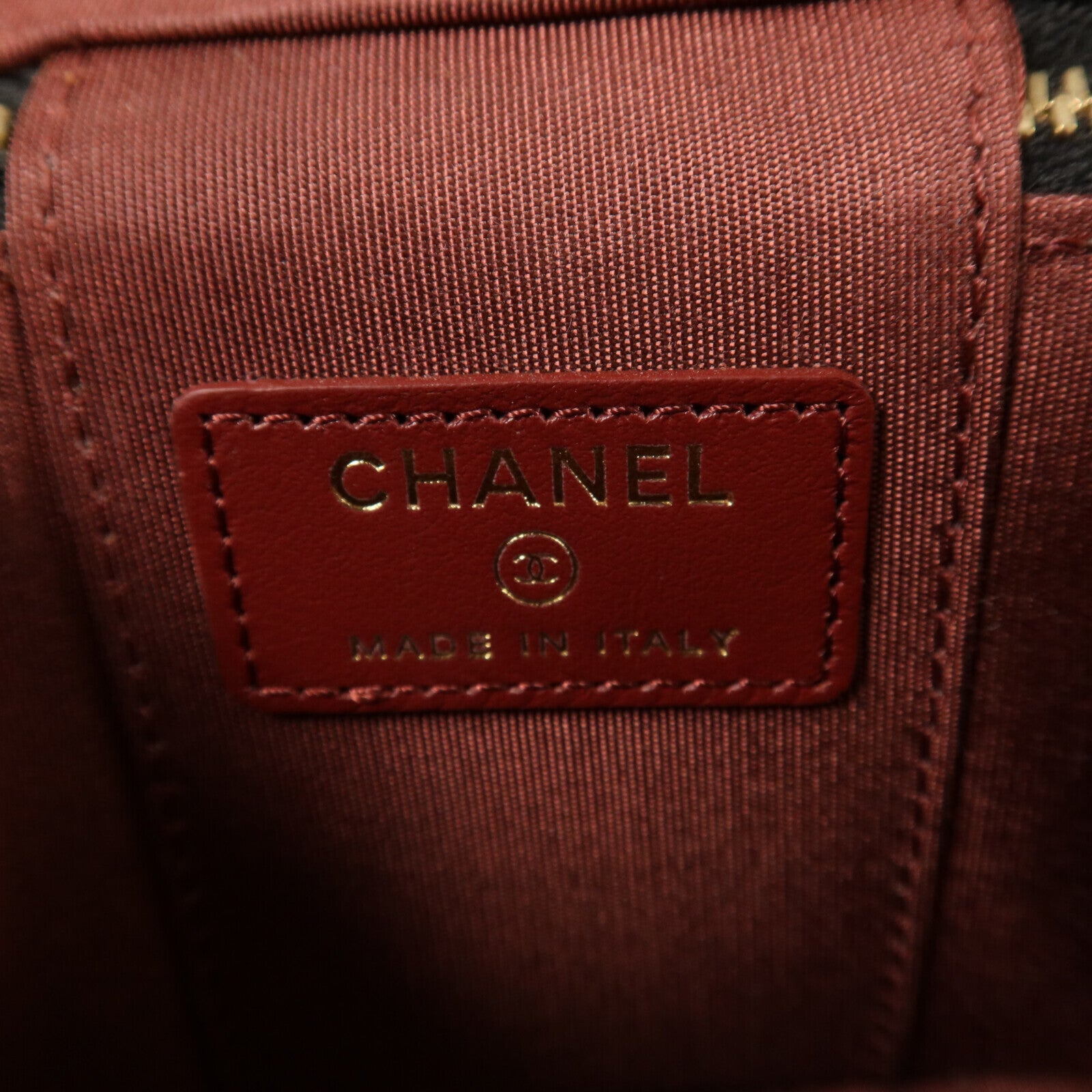 CHANEL 牛皮皮革Mini Vanity Case金扣鏈帶肩背袋