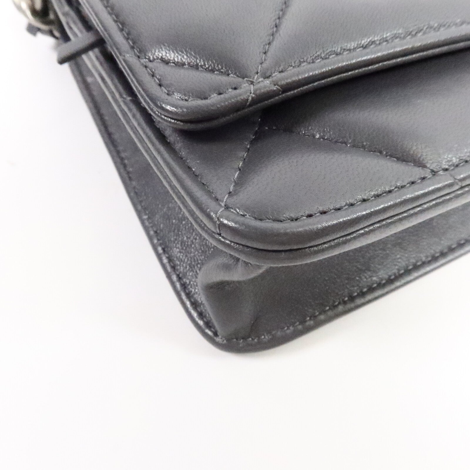 CHANEL 羊皮皮革19 Wallet On Chain鏈帶手挽肩背兩用袋