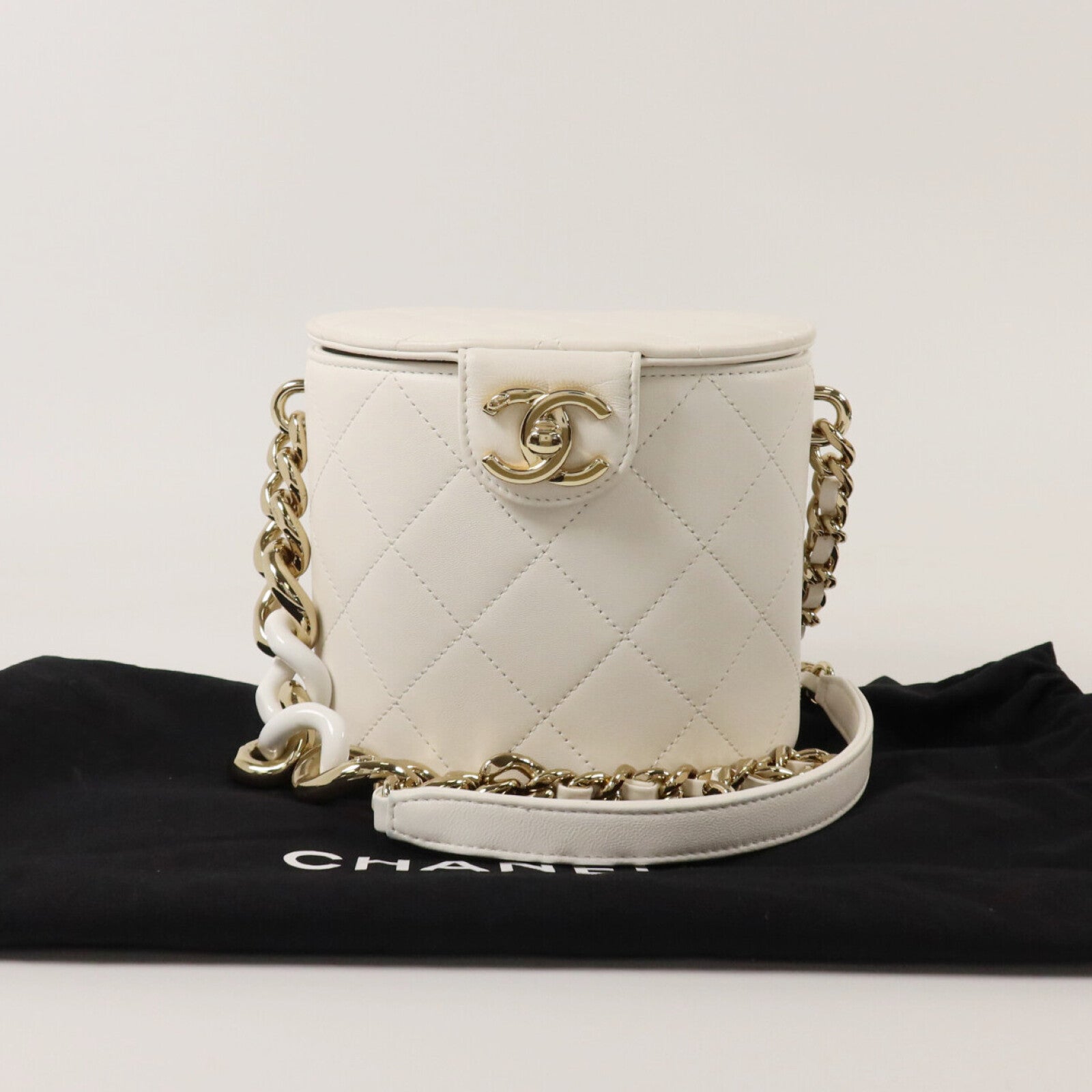 CHANEL 羊皮皮革Vanity Case金扣鏈帶肩背袋