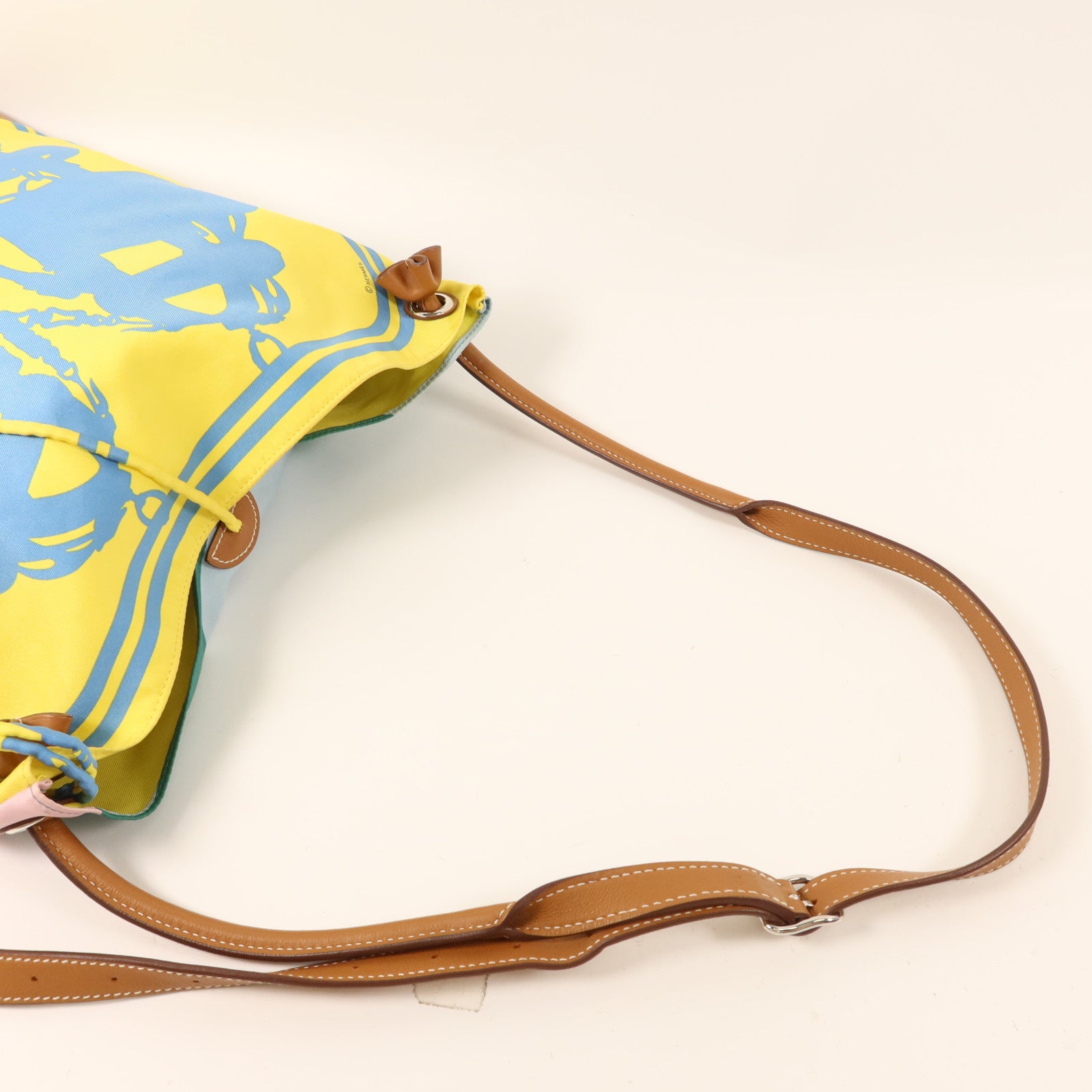 HERMES 絲質Silk City銀扣肩背袋