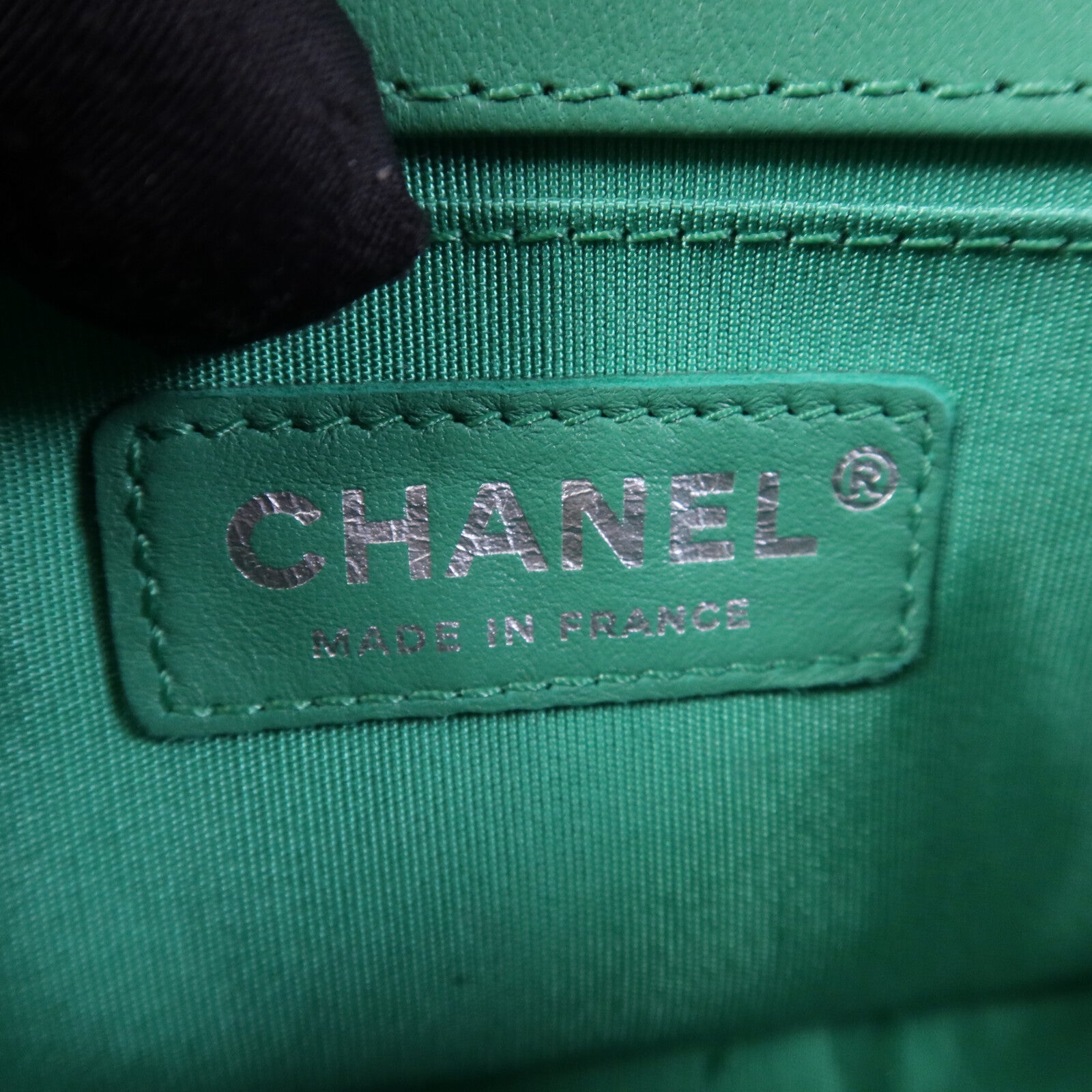CHANEL 羊皮皮革Boy 20銀扣鏈帶肩背袋