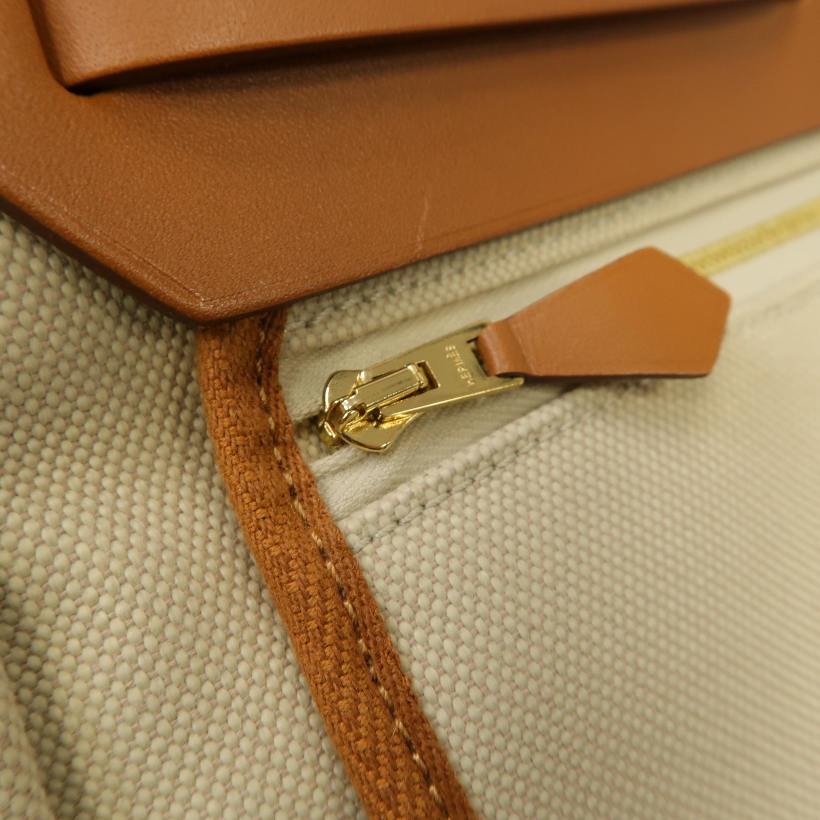 HERMES 帆布Herbag PM 2 Way Shoulder Bag 金扣手挽肩背兩用袋Beton/馬鞍皮駝色
