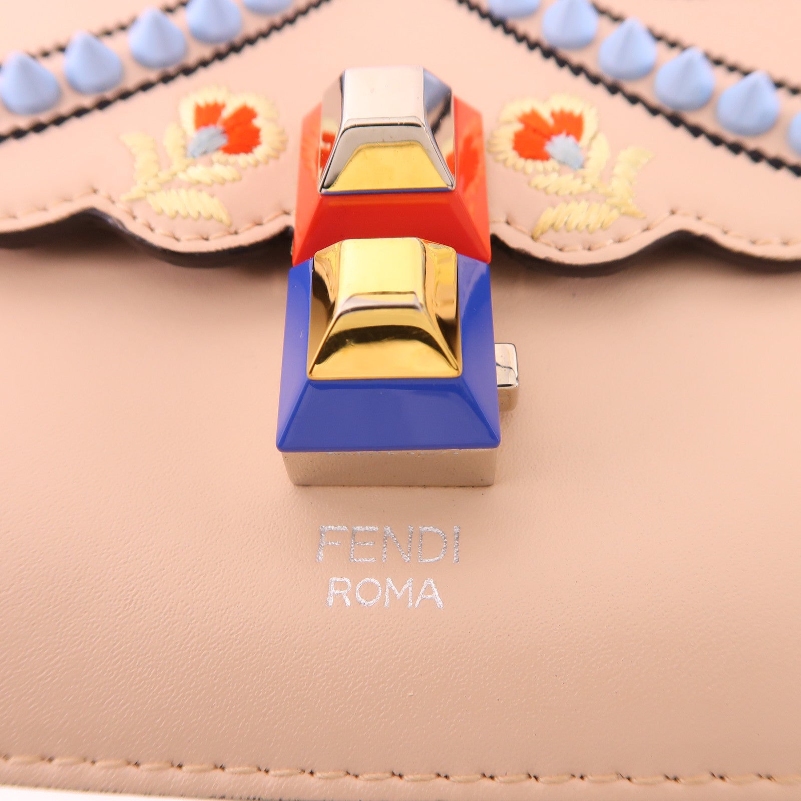 FENDI 牛皮皮革Kan I銀扣鏈帶肩背袋