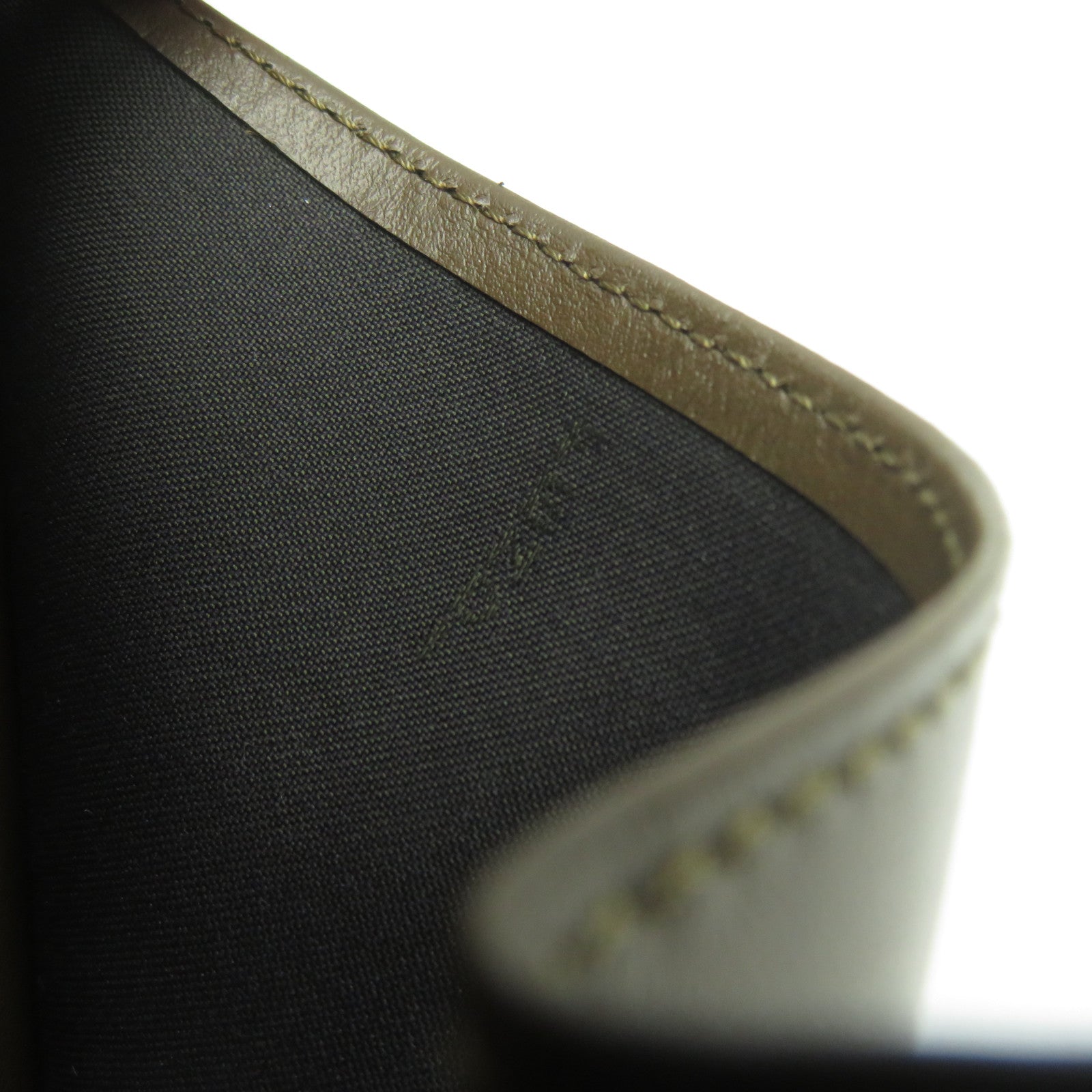 FENDI 牛皮皮革Wallet金扣錢包啡色