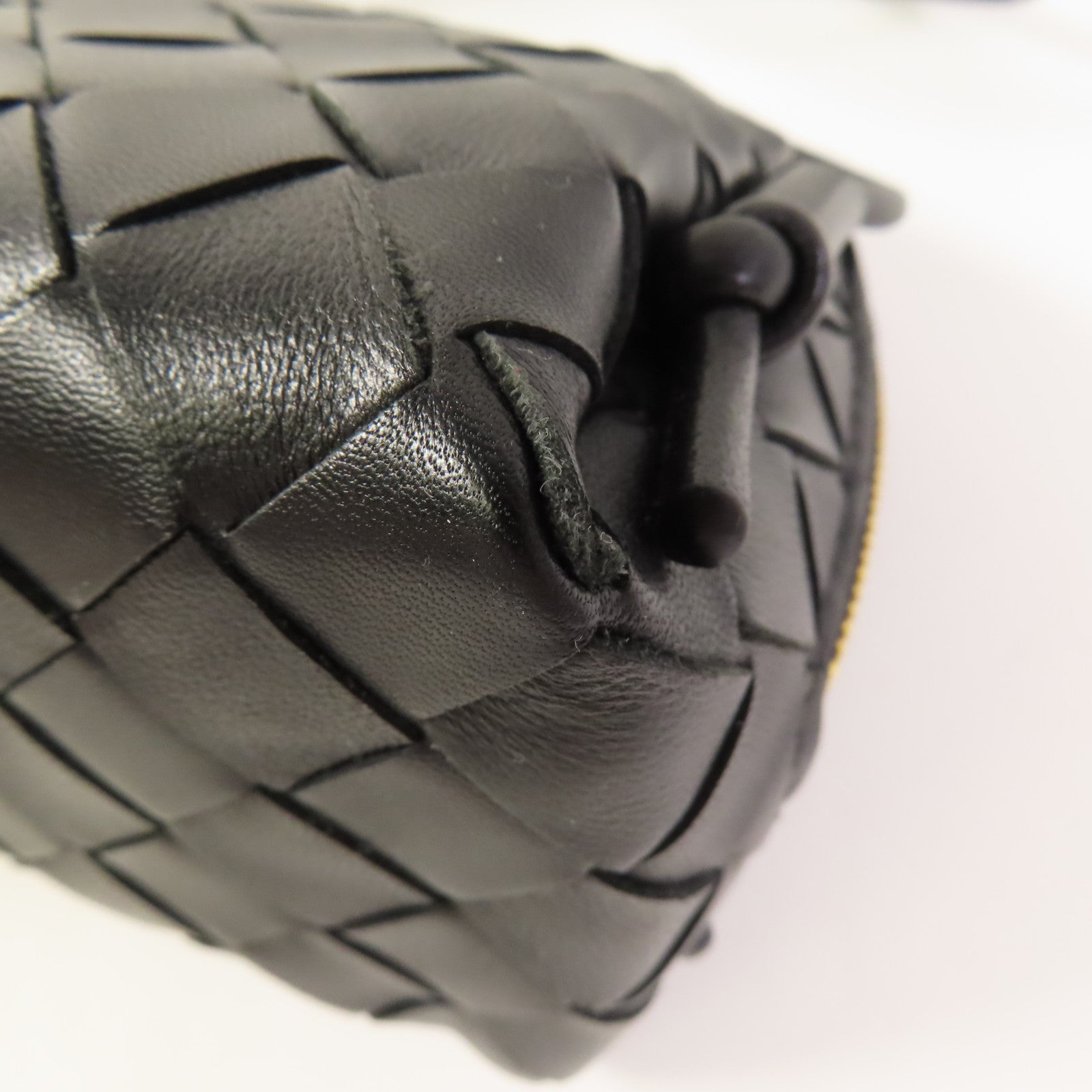 BOTTEGA VENETA 牛皮皮革Concert Pouch金扣肩背袋