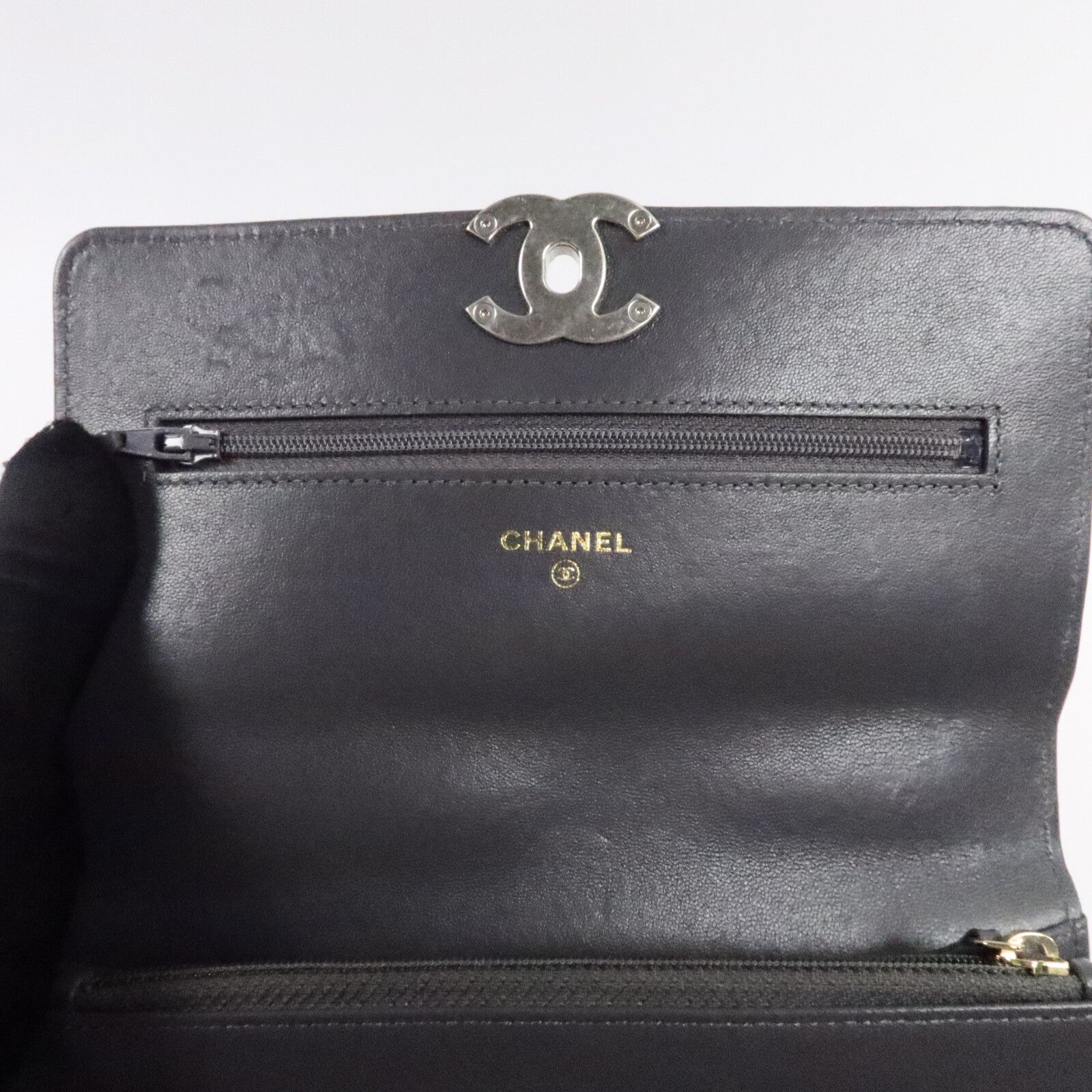 CHANEL 羊皮皮革19 Wallet On Chain鏈帶手挽肩背兩用袋