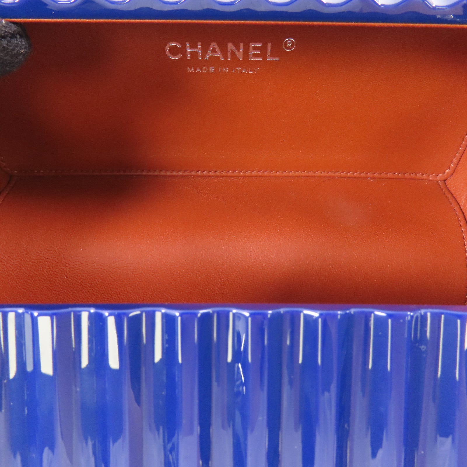 CHANEL 金屬/Acrylic Shipping Container Minaudiere銀扣鏈帶肩背袋
