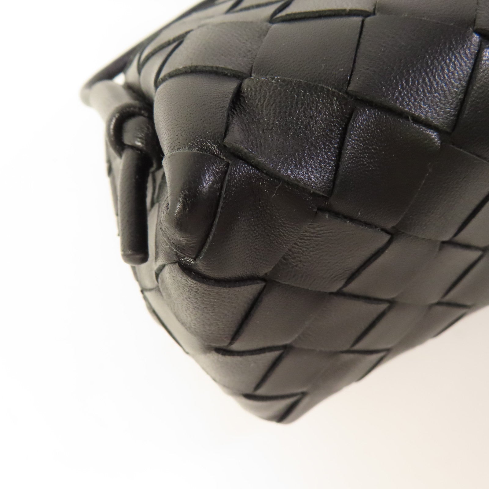 BOTTEGA VENETA 牛皮皮革Concert Pouch金扣肩背袋