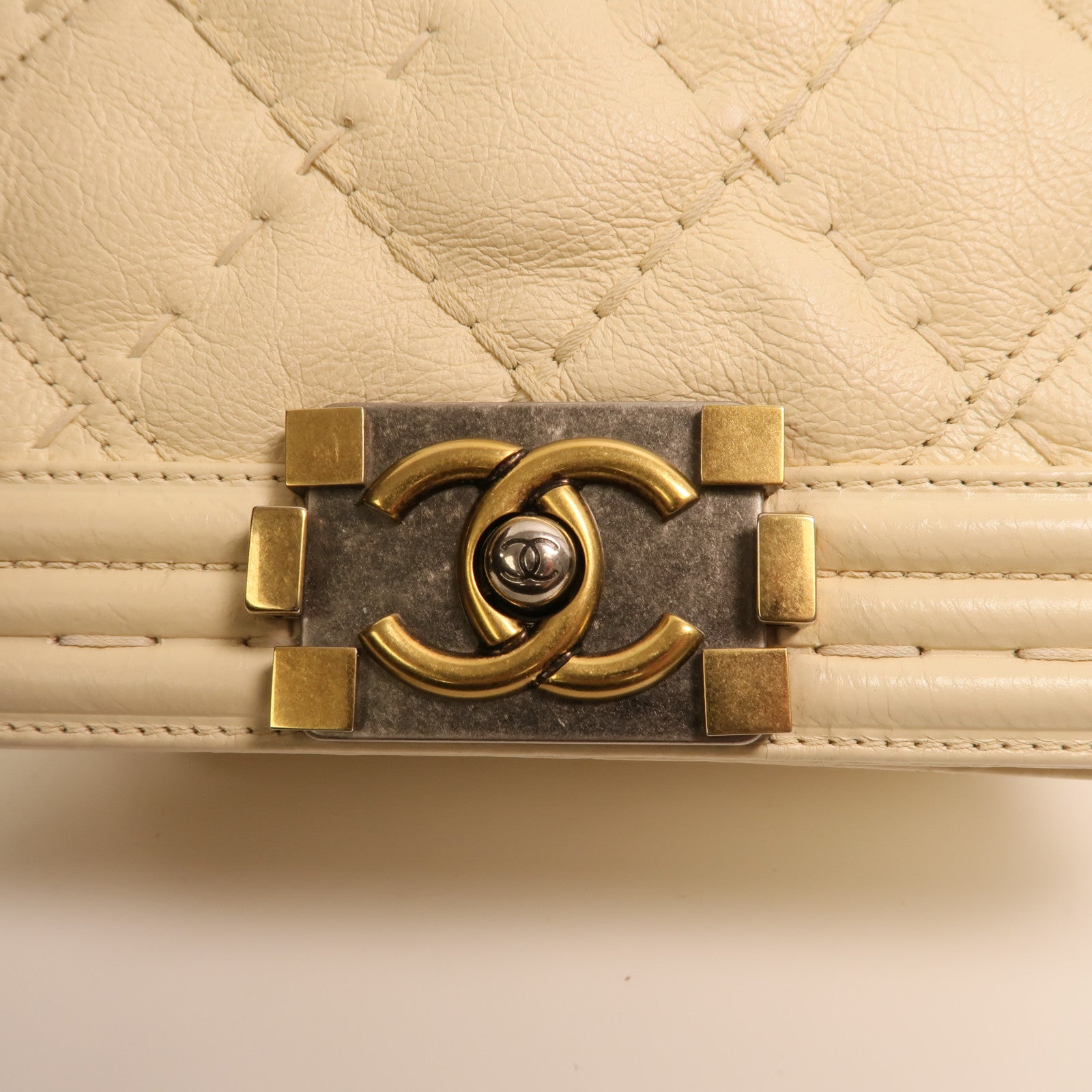CHANEL 牛皮皮革Boy 20金扣鏈帶肩背袋