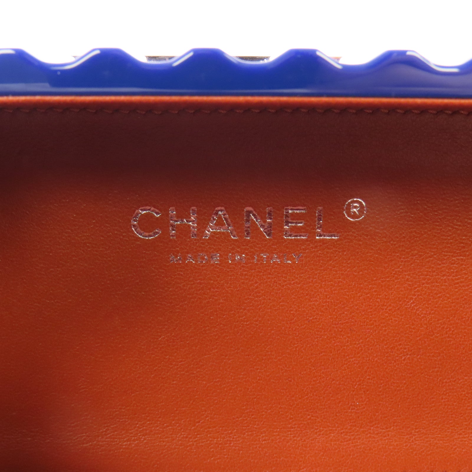 CHANEL 金屬/Acrylic Shipping Container Minaudiere銀扣鏈帶肩背袋
