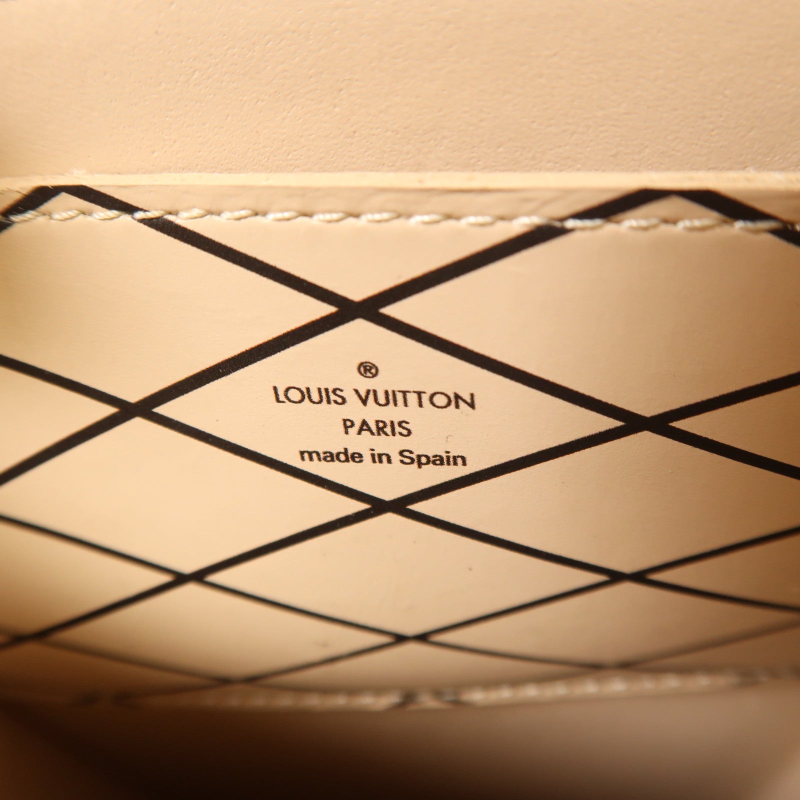 LOUIS VUITTON Epi Pochette Trunk金扣肩背袋