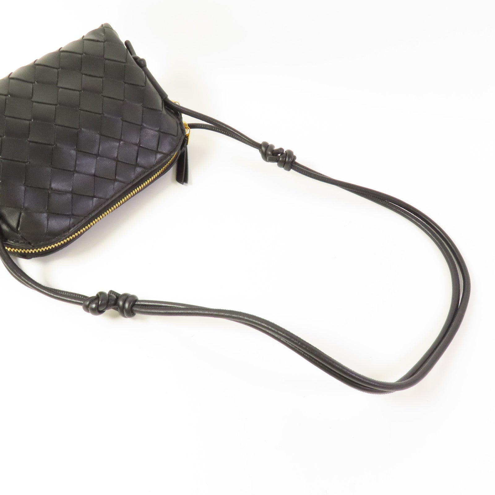 BOTTEGA VENETA 牛皮皮革Concert Pouch金扣肩背袋