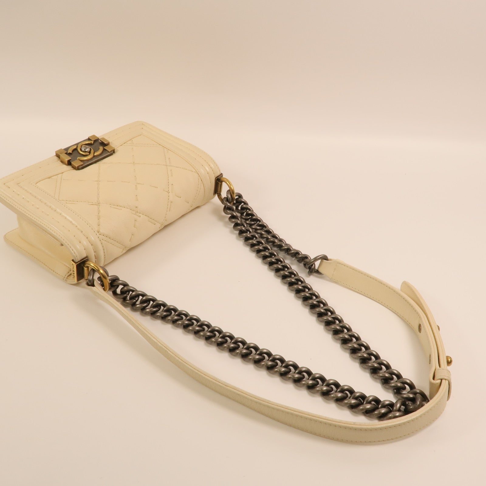 CHANEL 牛皮皮革Boy 20金扣鏈帶肩背袋