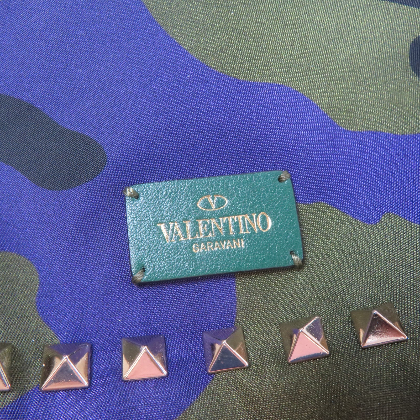 Valentino 【激減優惠】尼龍Clutch Bag金扣手拿包迷彩色
