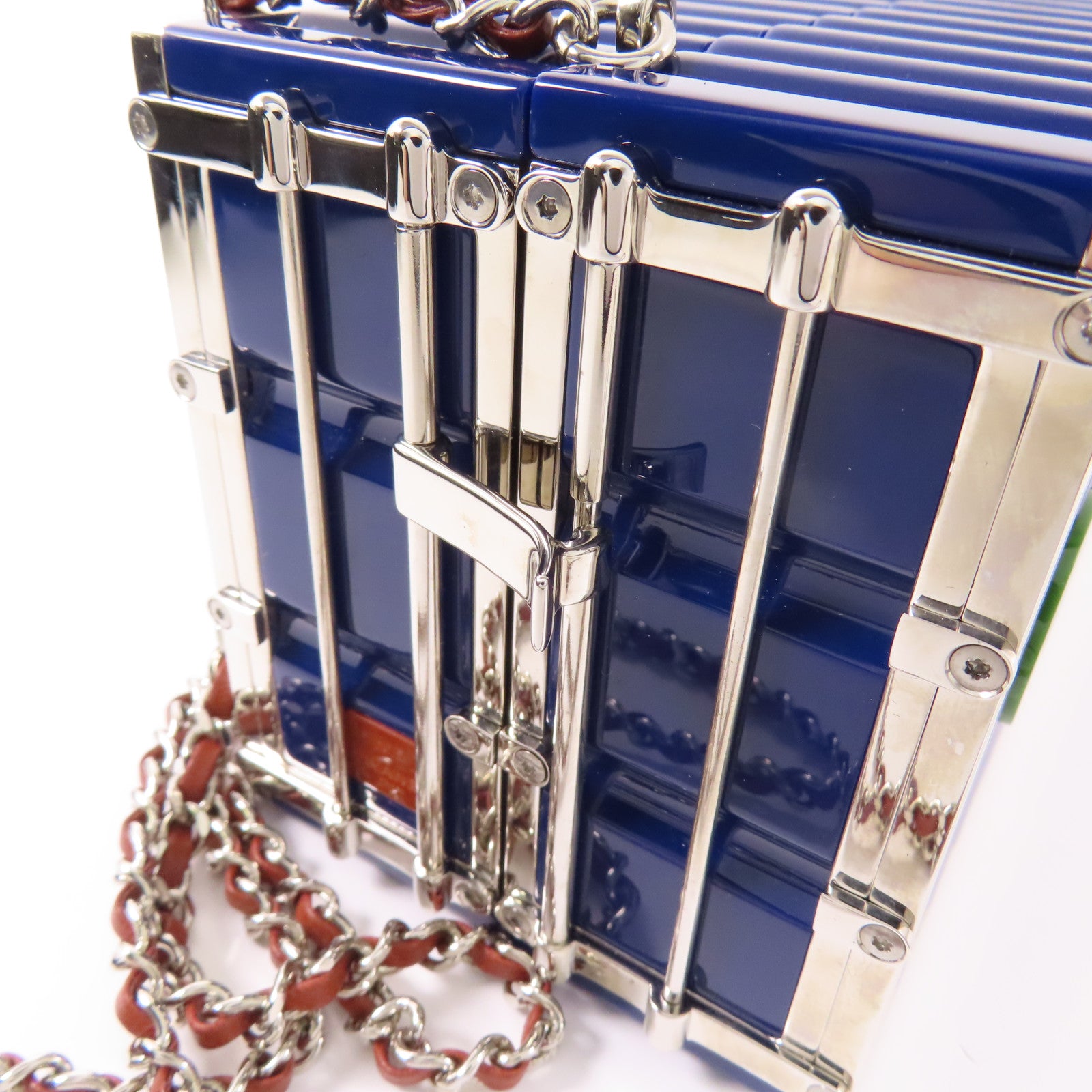 CHANEL 金屬/Acrylic Shipping Container Minaudiere銀扣鏈帶肩背袋