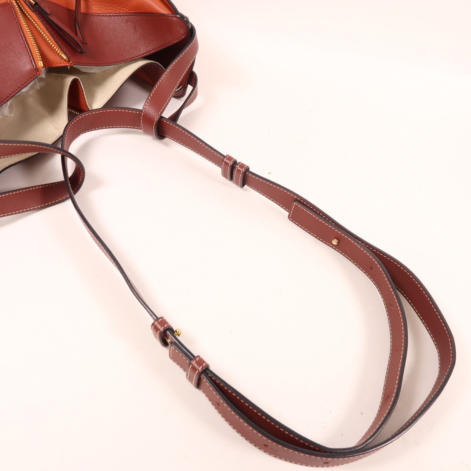 LOEWE 牛皮皮革Hammock金扣手挽肩背兩用袋棕色