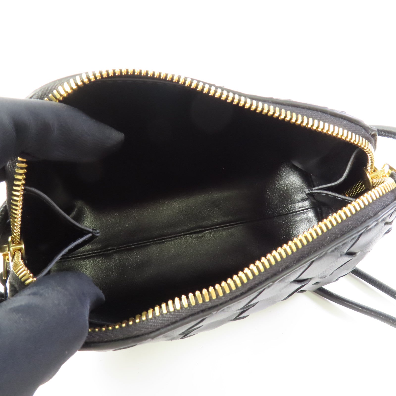 BOTTEGA VENETA 牛皮皮革Concert Pouch金扣肩背袋