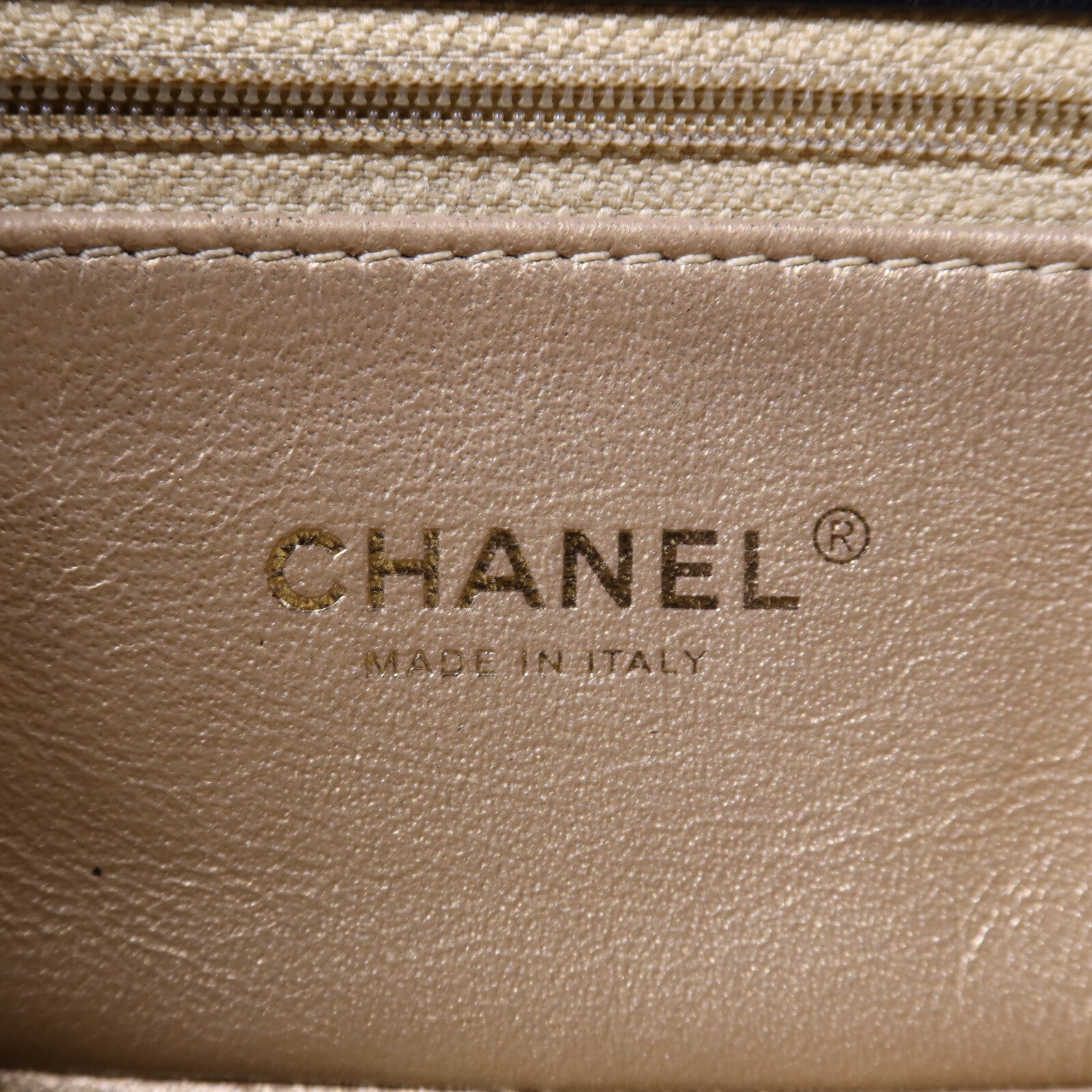 CHANEL 羊皮皮革Shoulder Bag金扣鏈帶肩背袋