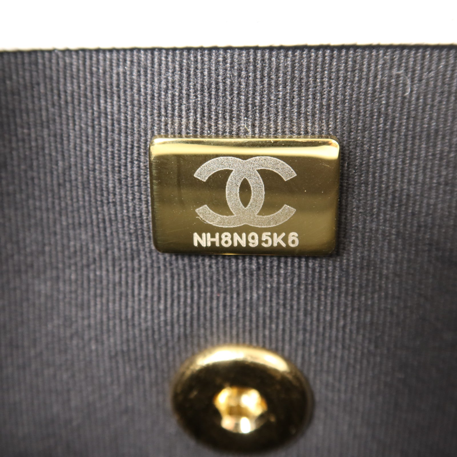 CHANEL 牛皮皮革Vanity 23C金扣鏈帶手挽肩背兩用袋