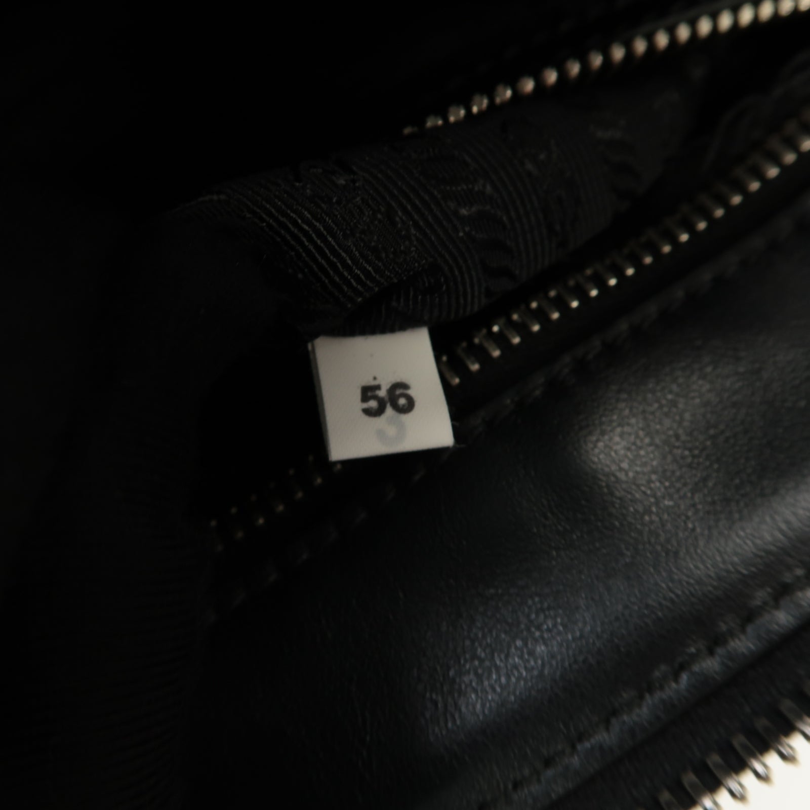 PRADA 牛皮皮革Zipped Clutch銀扣手拿包黑色