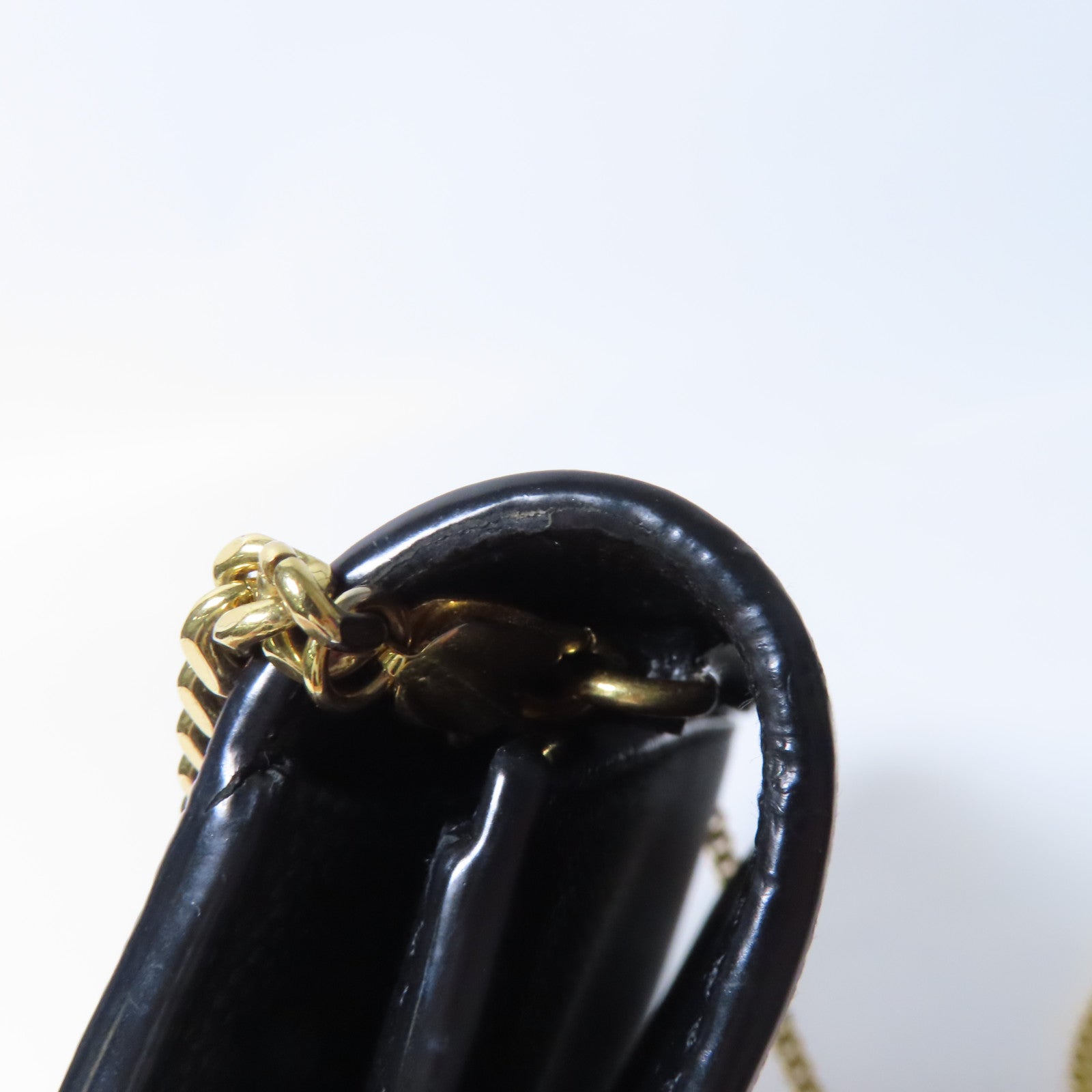 YVES SAINT LAURENT 牛皮皮革Chain Shoulder金扣鏈帶肩背袋肩背袋黑色
