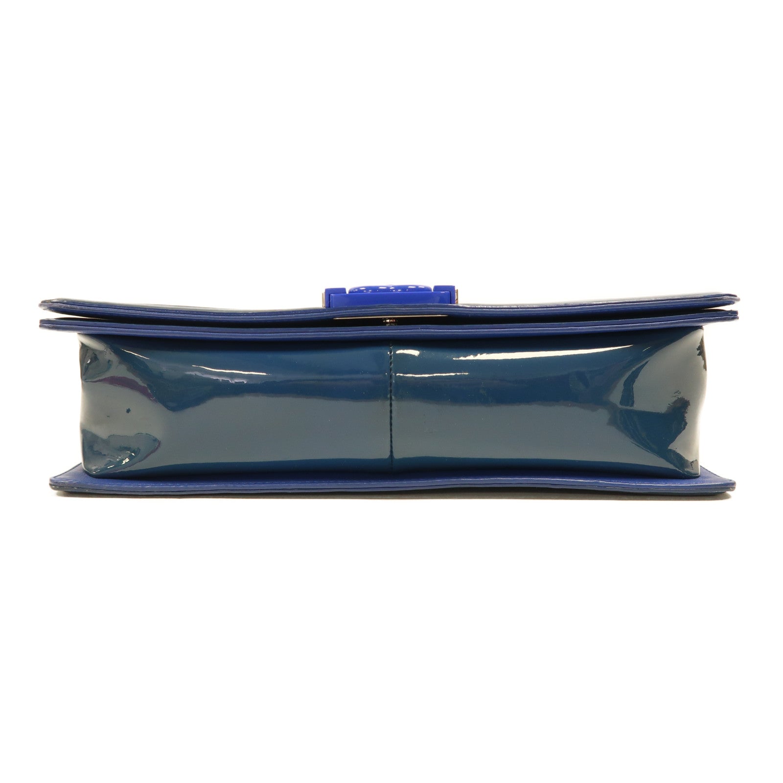 CHANEL 漆皮皮革Boy 28銀扣鏈帶肩背袋藍色