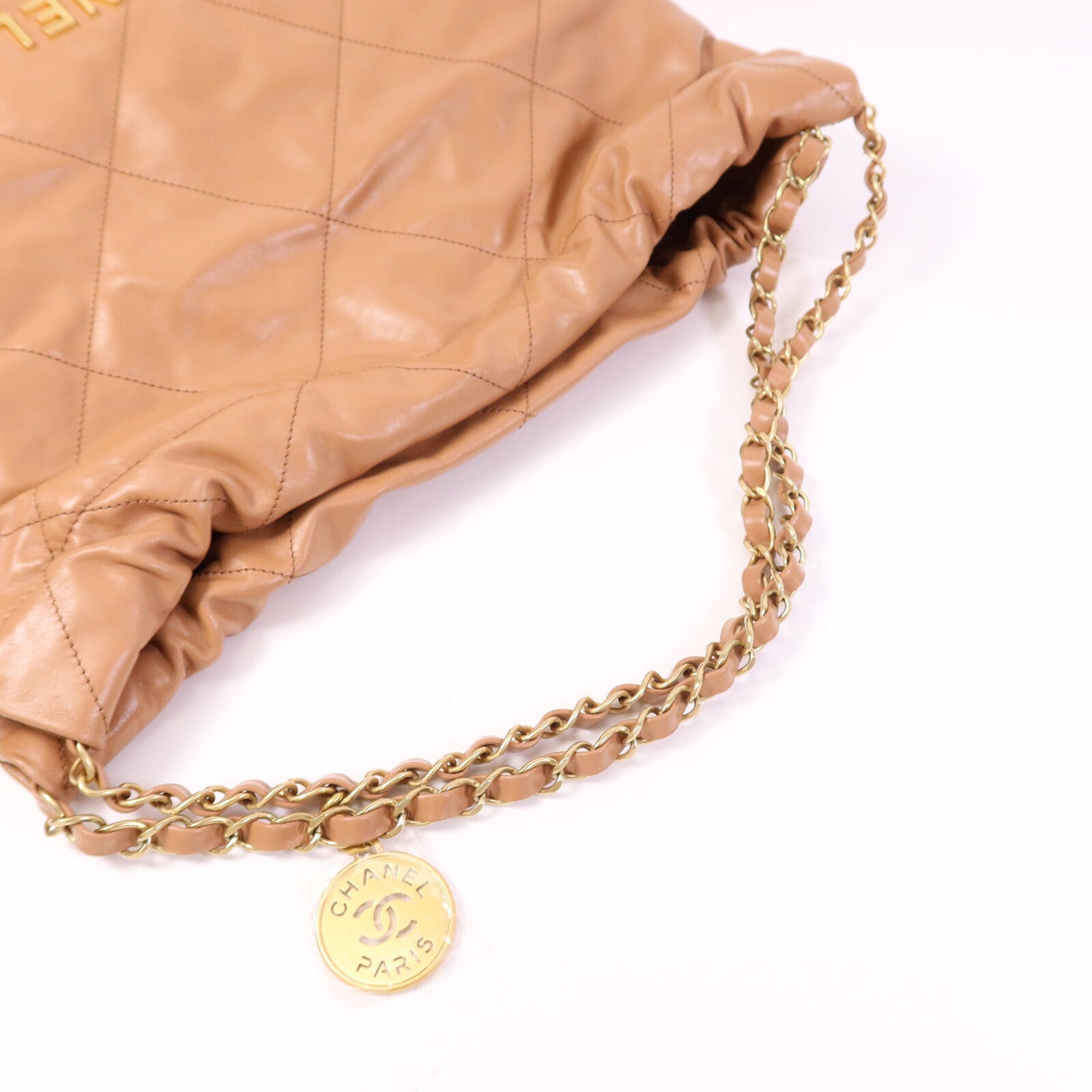 CHANEL 牛皮皮革Chanel 22 Medium金扣鏈帶肩背袋