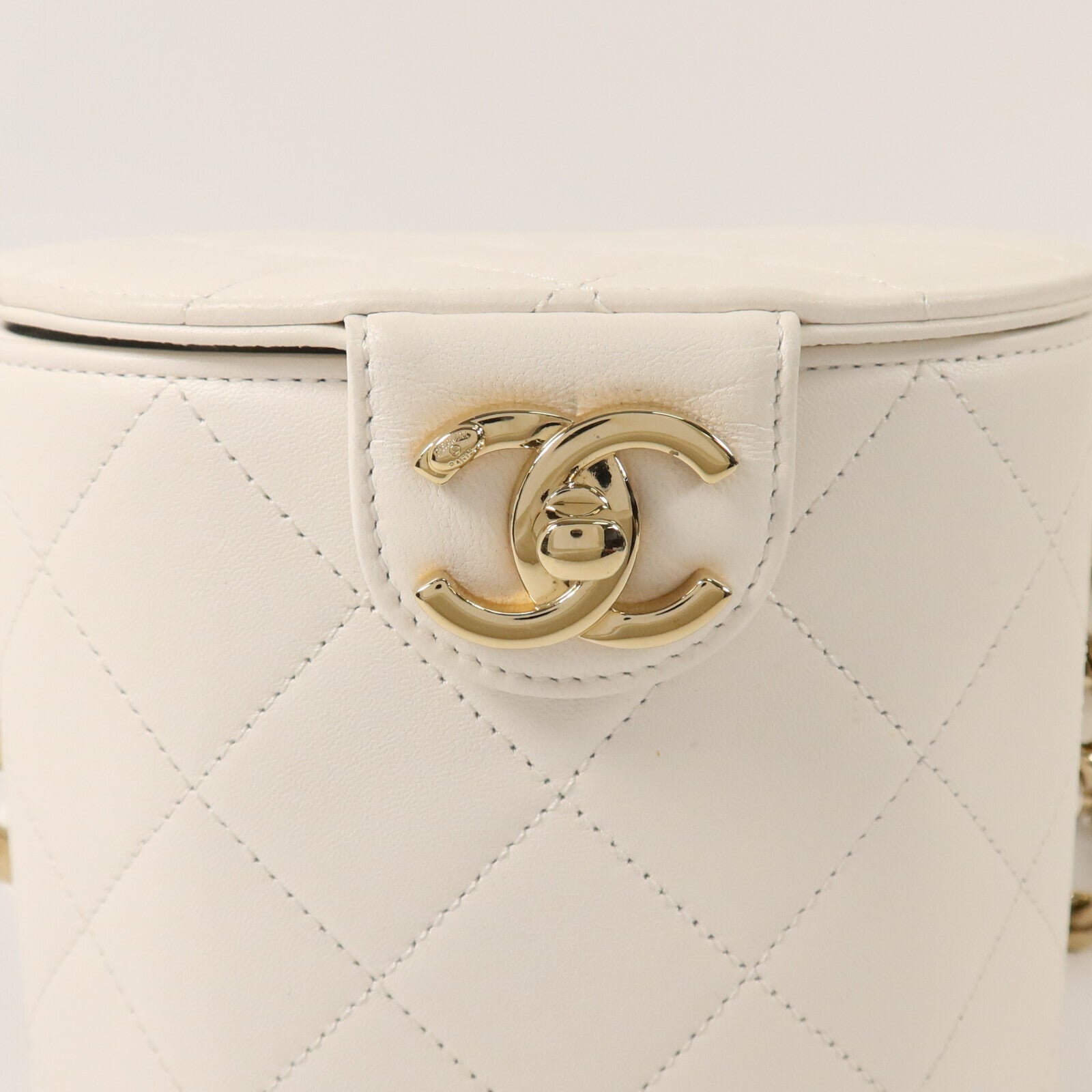 CHANEL 羊皮皮革Vanity Case金扣鏈帶肩背袋