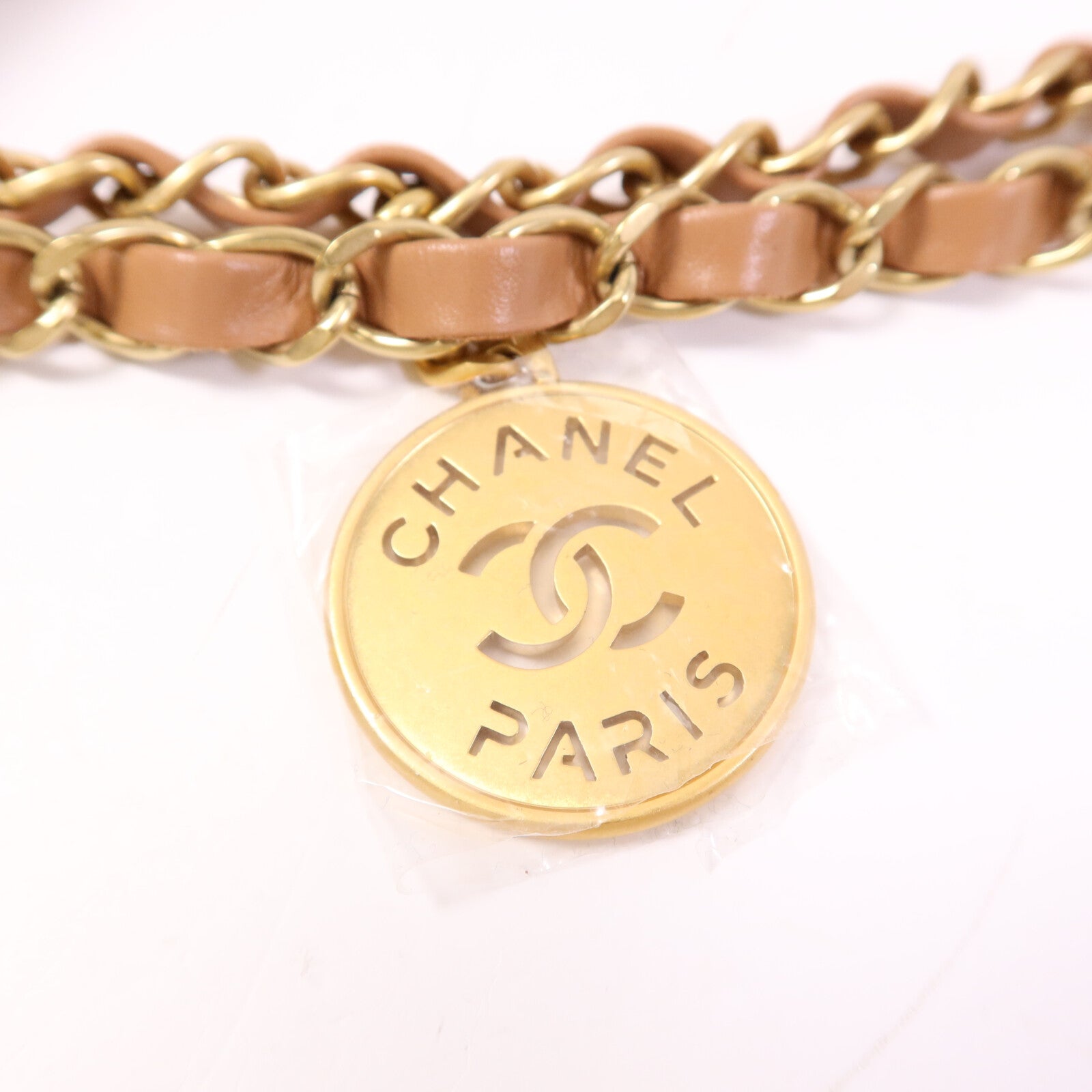 CHANEL 牛皮皮革Chanel 22 Medium金扣鏈帶肩背袋