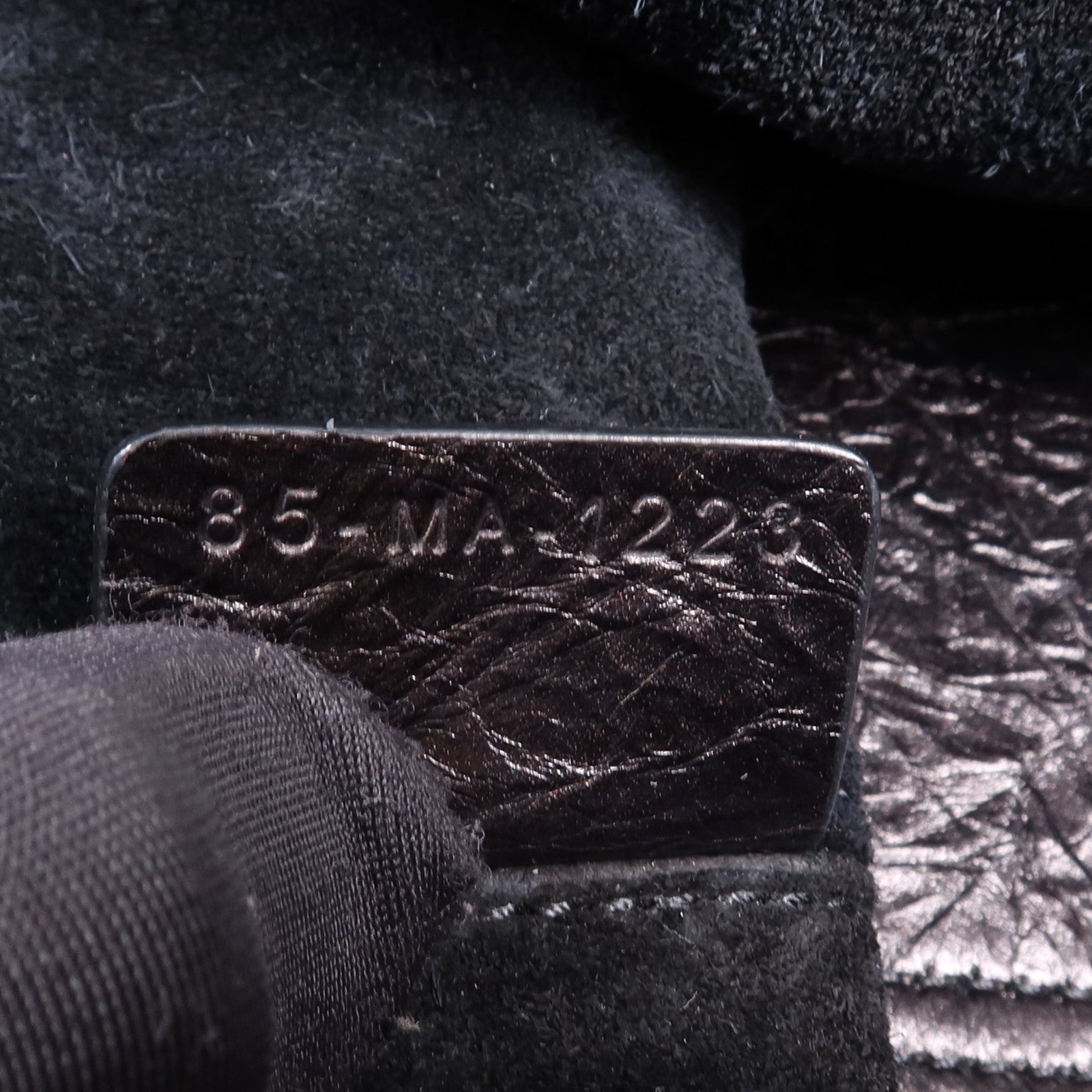 Dior 牛皮皮革Toujours Medium金扣手挽袋