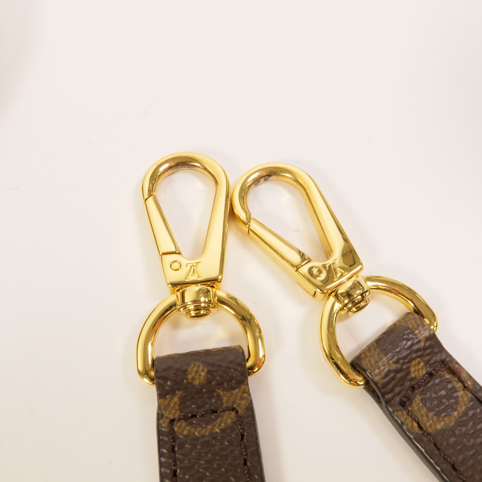 LOUIS VUITTON Monogram Montaigne MM金扣手挽肩背兩用袋