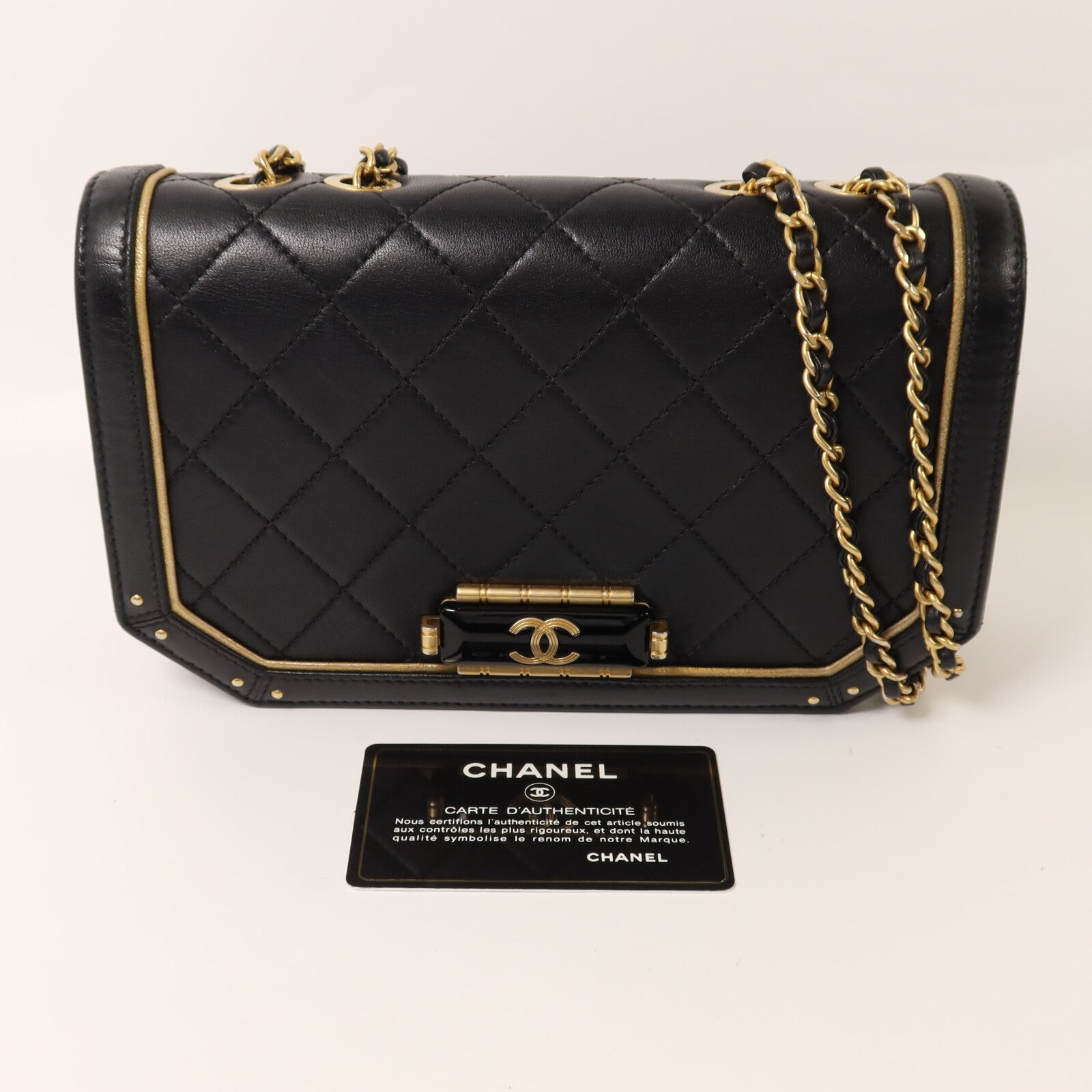 CHANEL 羊皮皮革Shoulder Bag金扣鏈帶肩背袋