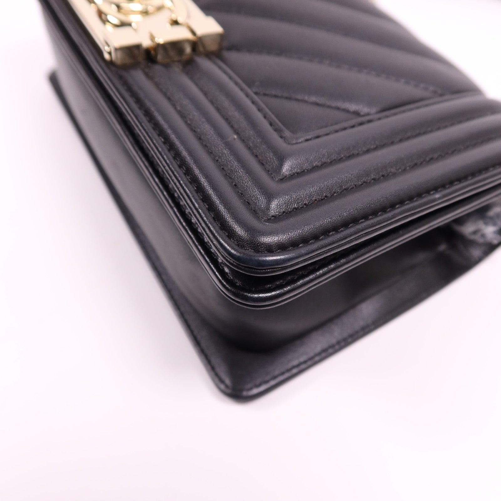 CHANEL 牛皮皮革Boy 20金扣鏈帶肩背袋