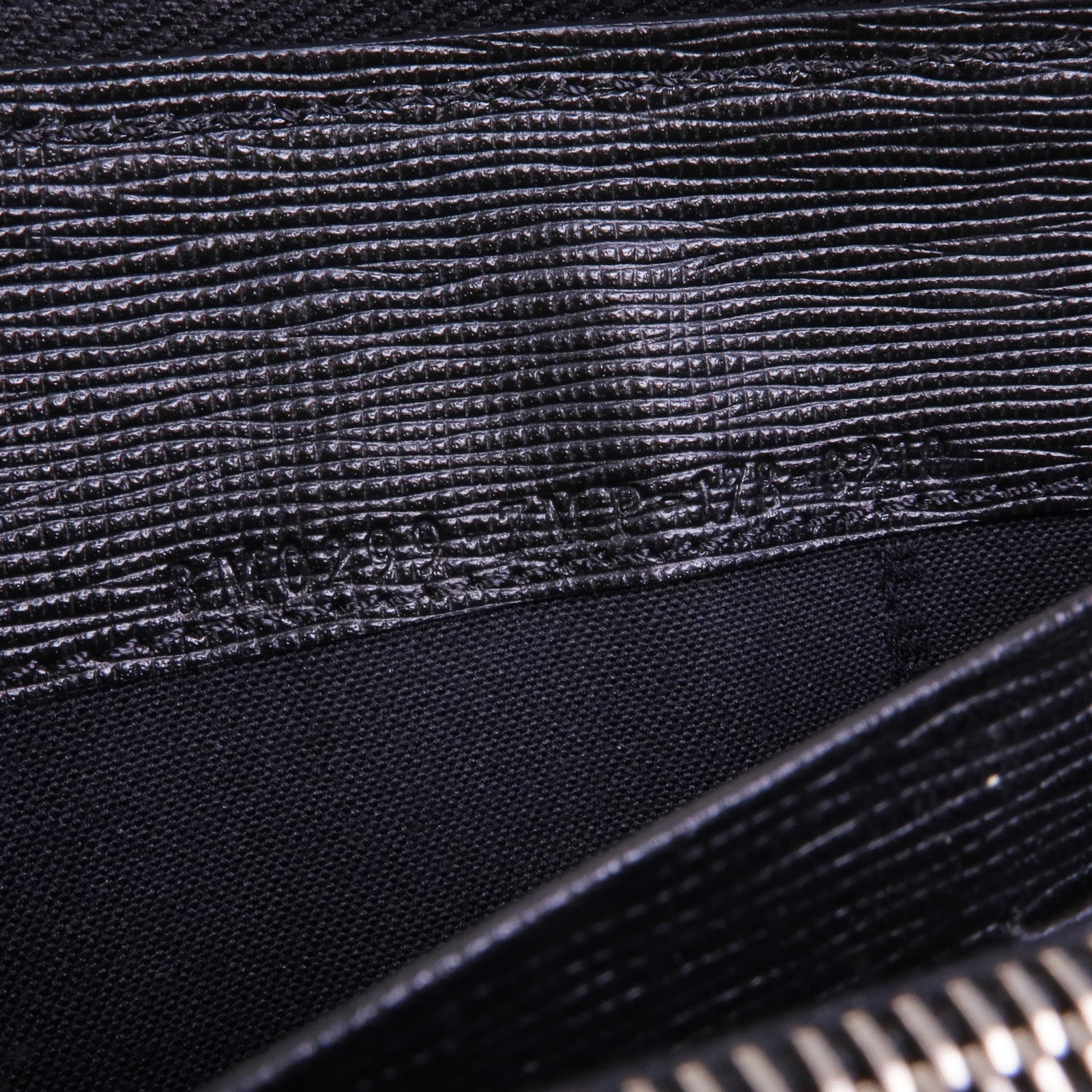 FENDI 牛皮皮革/毛皮Long Wallet銀扣長錢包