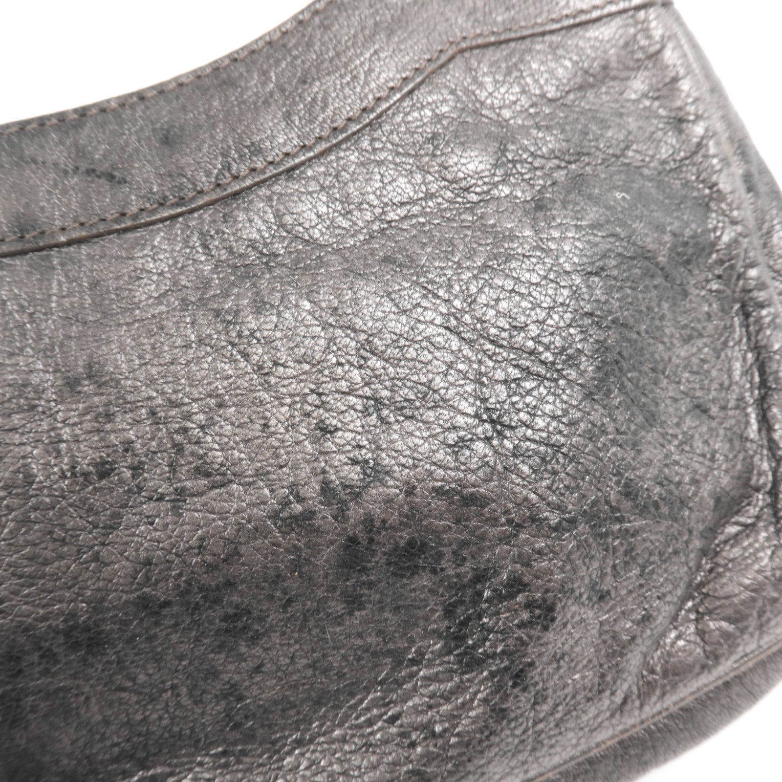 BALENCIAGA 羊皮皮革Classic Hip金扣肩背袋