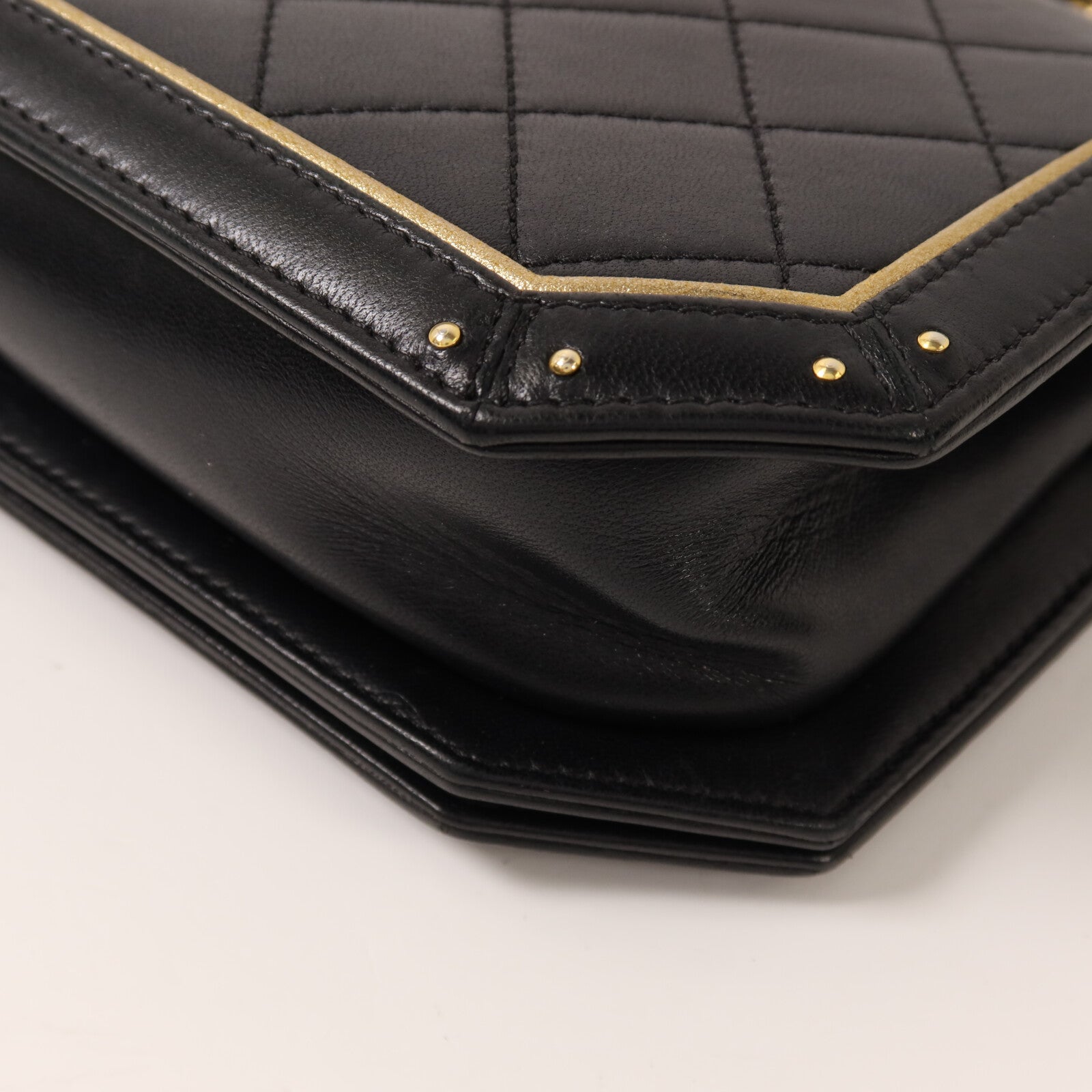 CHANEL 羊皮皮革Shoulder Bag金扣鏈帶肩背袋