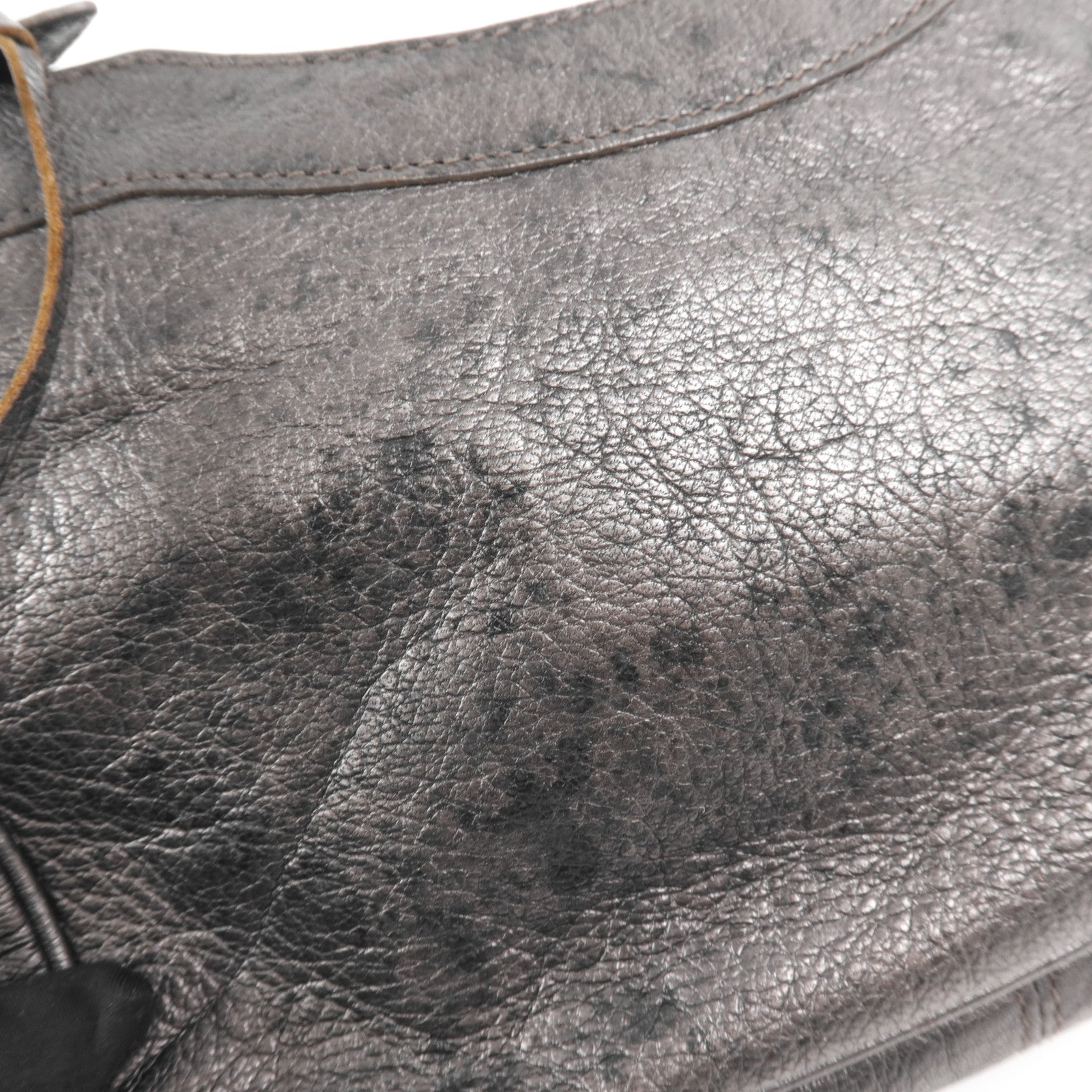 BALENCIAGA 羊皮皮革Classic Hip金扣肩背袋