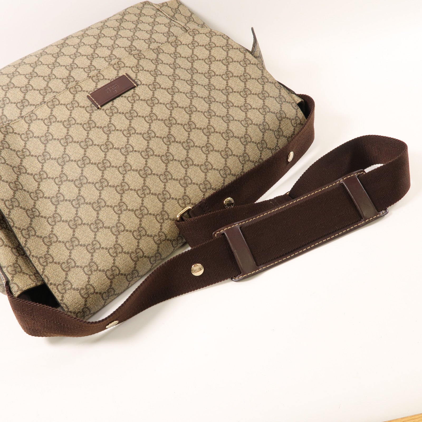 GUCCI 塗層帆布Shoulder Bag金扣肩背袋啡色