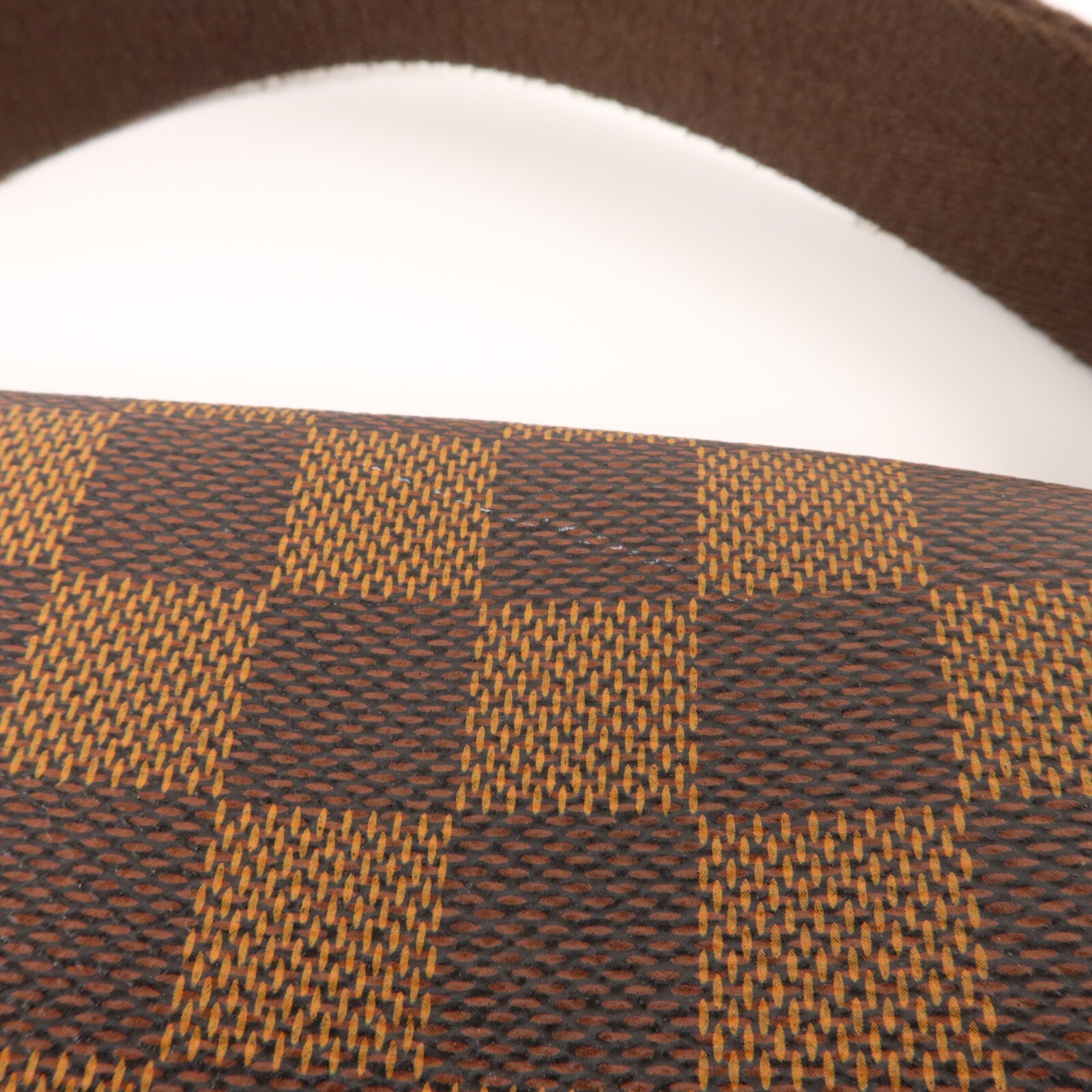 LOUIS VUITTON Damier District PM金扣肩背袋