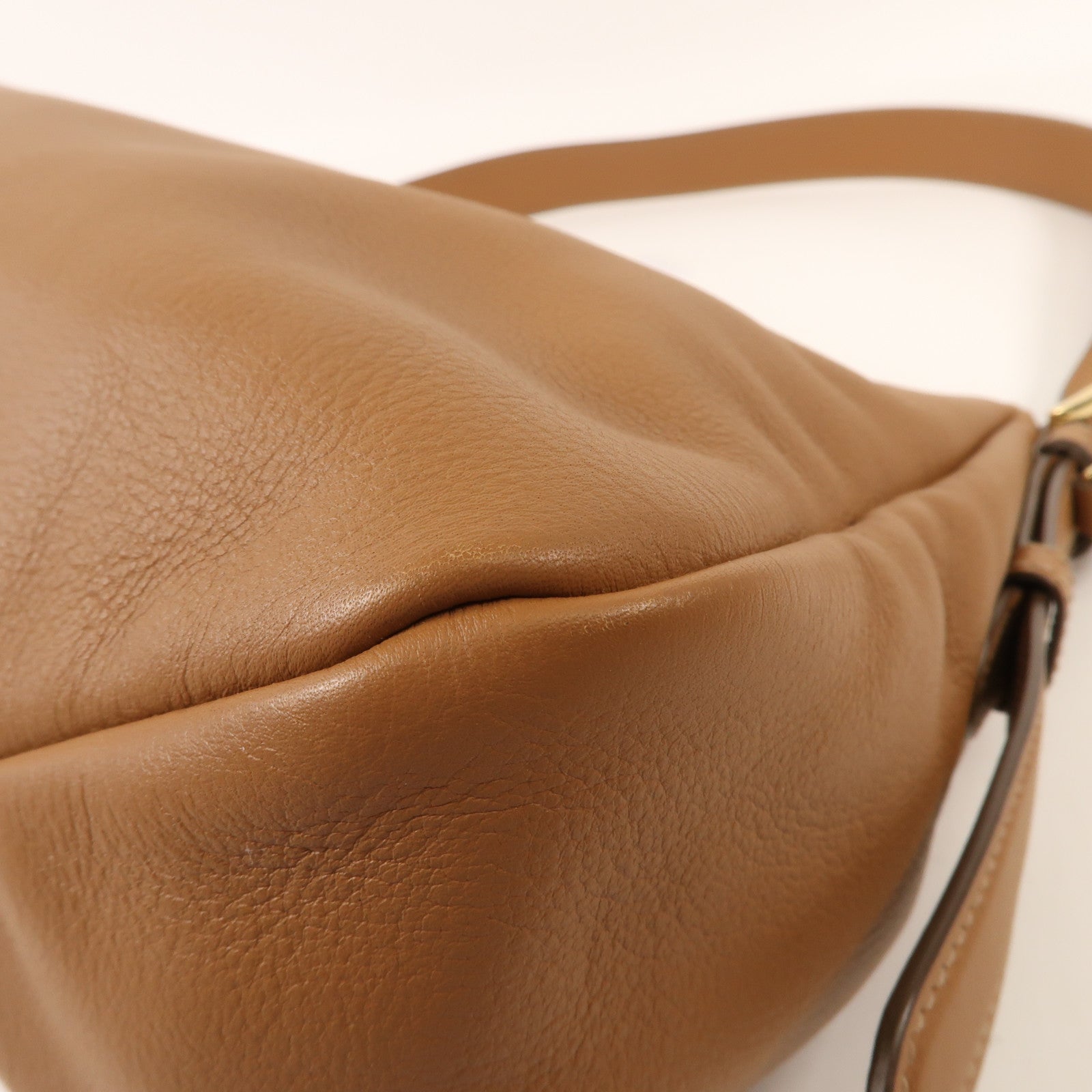 PRADA 牛皮皮革Aimee Medium Shoulder Bag金扣肩背袋