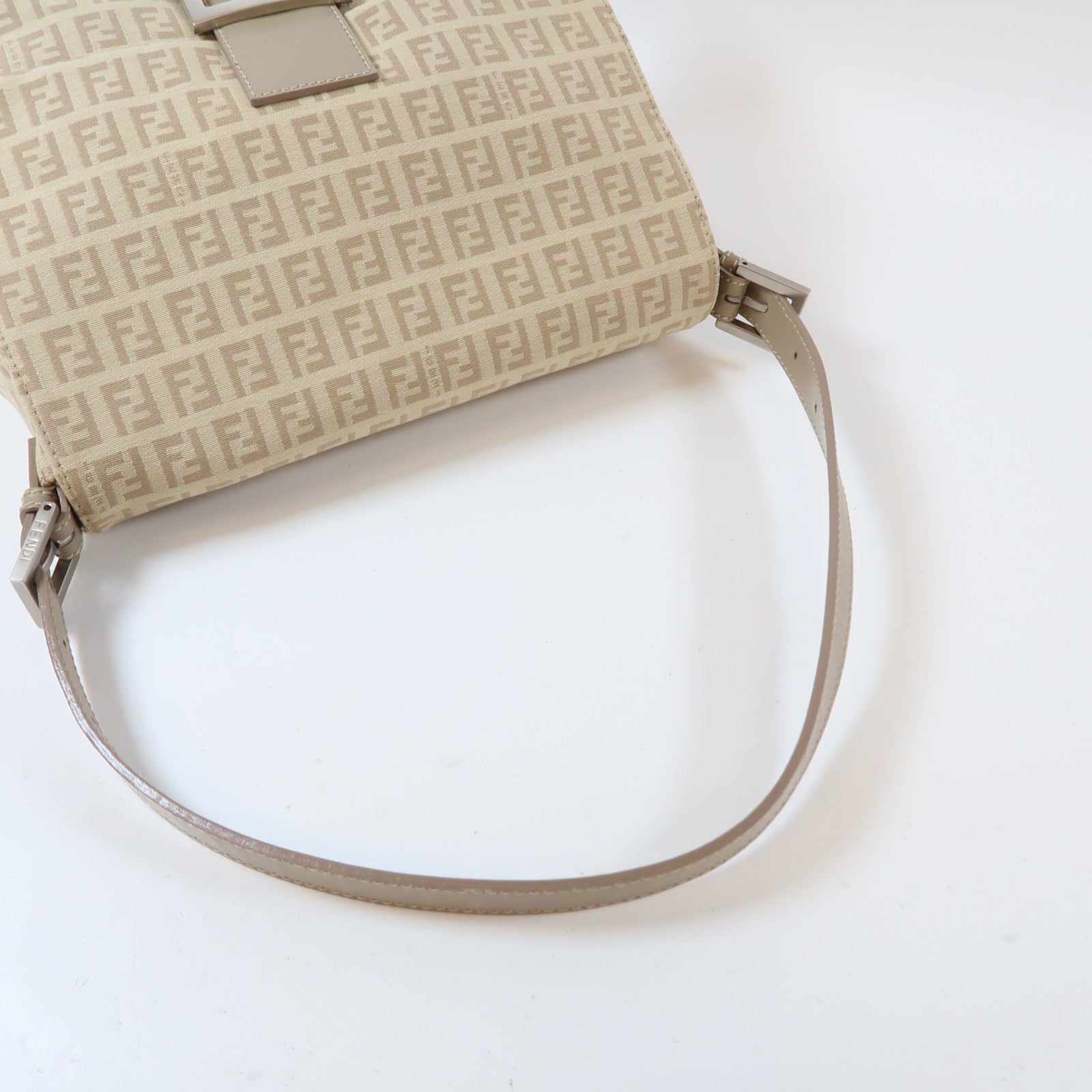 FENDI 帆布Zucchino Mamma Baguette銀扣手挽袋米色